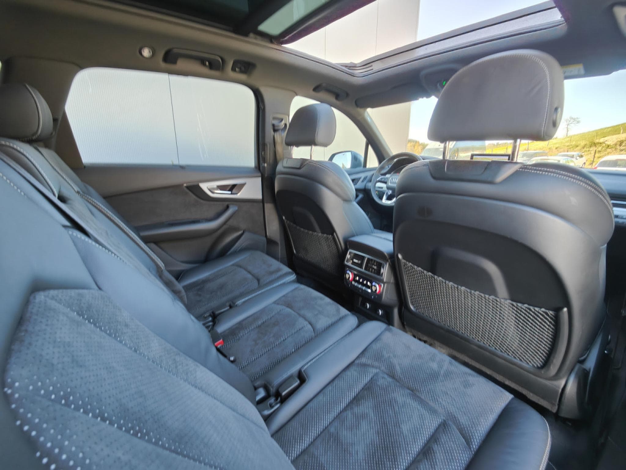 Audi Q7 3.0 TDI QUATTRO TIPTRONIC S-LINE 7 PLACES TOIT OUV CARPLAY (2019) - Foto 9