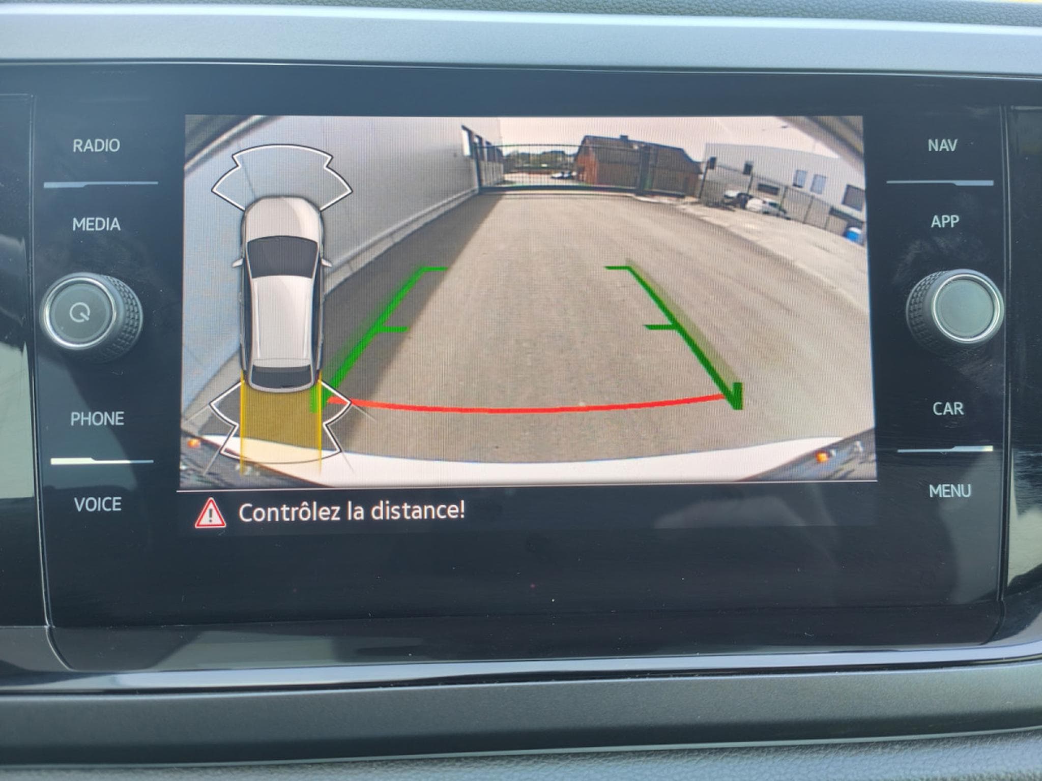 VW Taigo 1.0 TSI DSG R-LINE CARPLAY CAMERA LED GPS (2023) - Photo 17