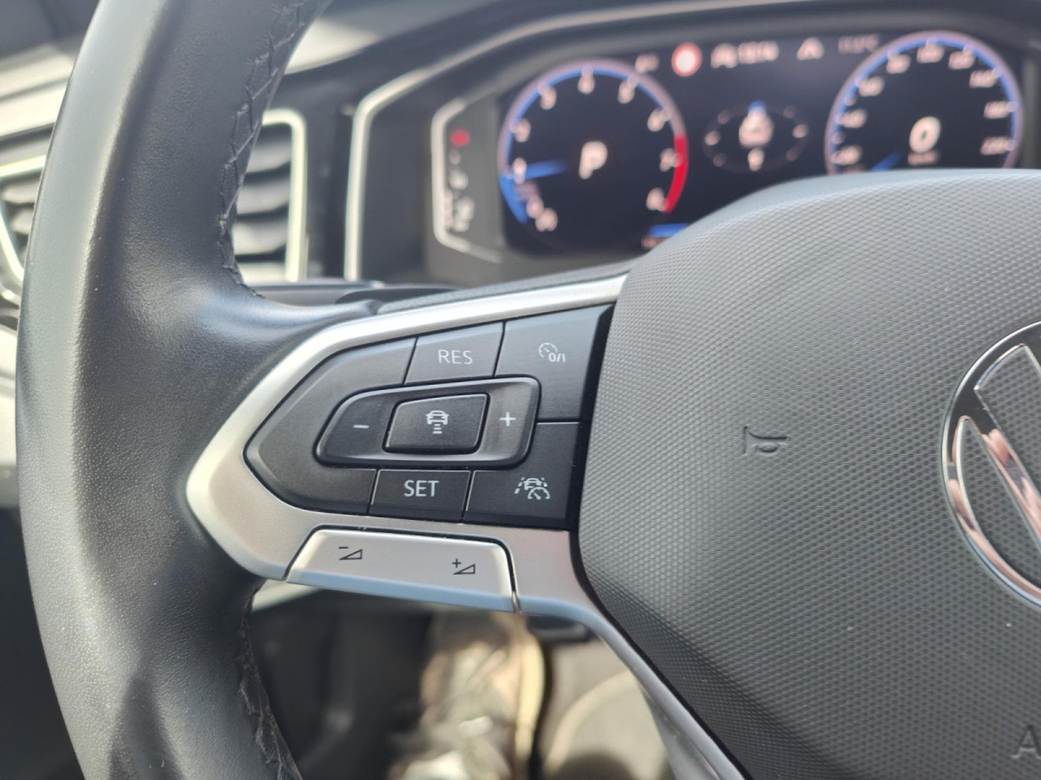 VW Taigo 1.0 TSI DSG R-LINE CARPLAY CAMERA LED GPS (2023) - Photo 19