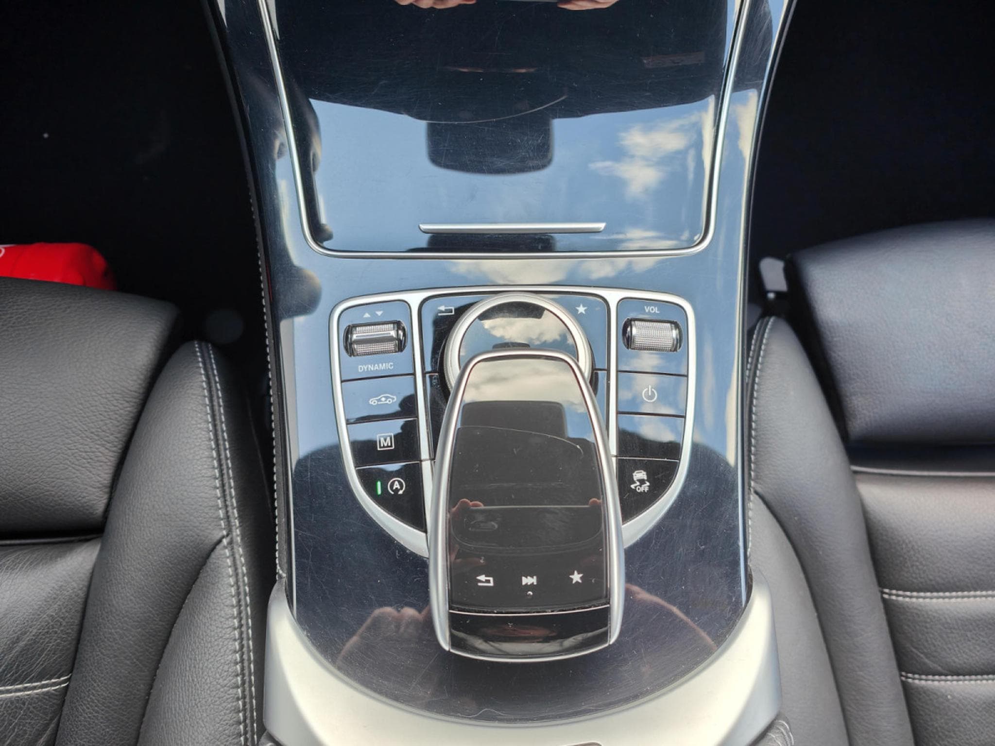 Mercedes GLC 220 220D AMG COUPE 4MATIC GPS CAMERA 360 SIEGES CHAUFFANTS (2018) - Photo 13