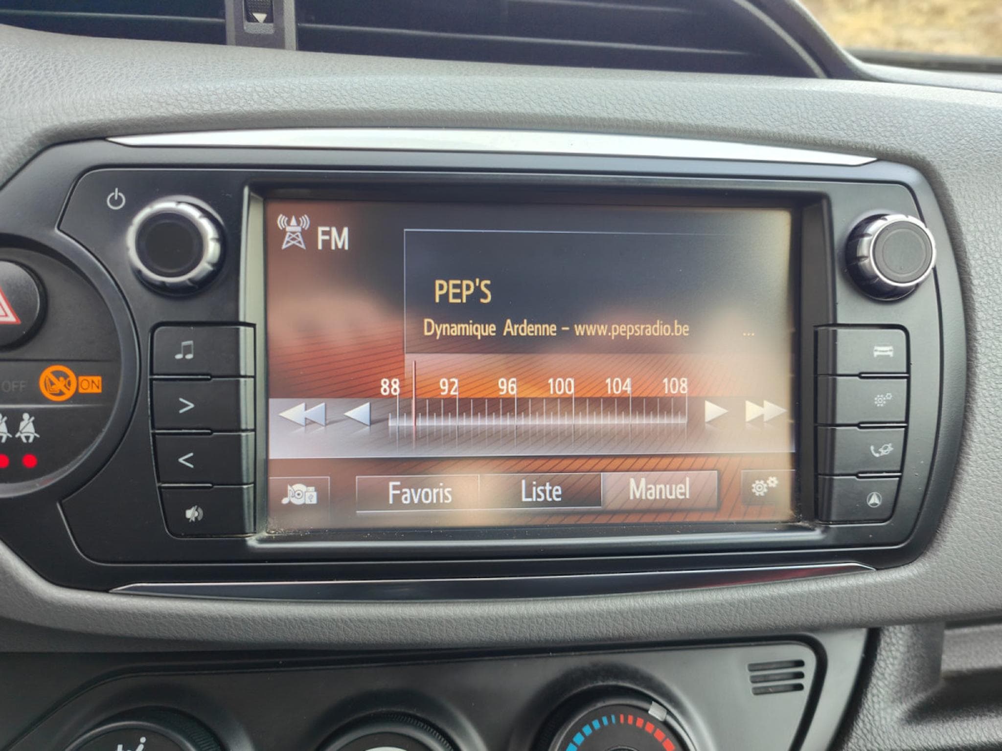 Toyota Yaris 1.3 VVT-I BLUETOOTH CLIMATISATION CAMERA (2015) - Photo 14