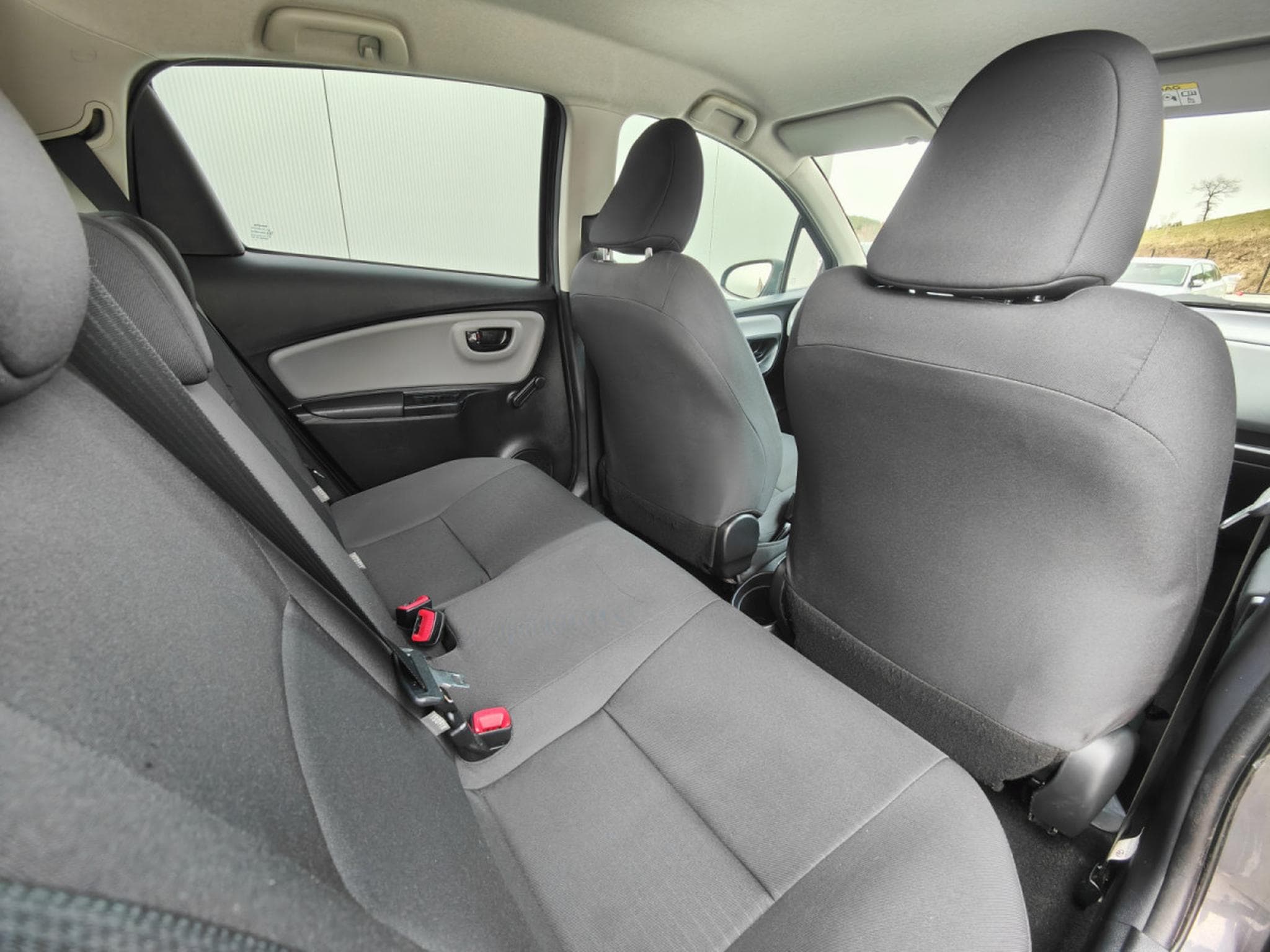 Toyota Yaris 1.3 VVT-I BLUETOOTH CLIMATISATION CAMERA (2015) - Photo 8