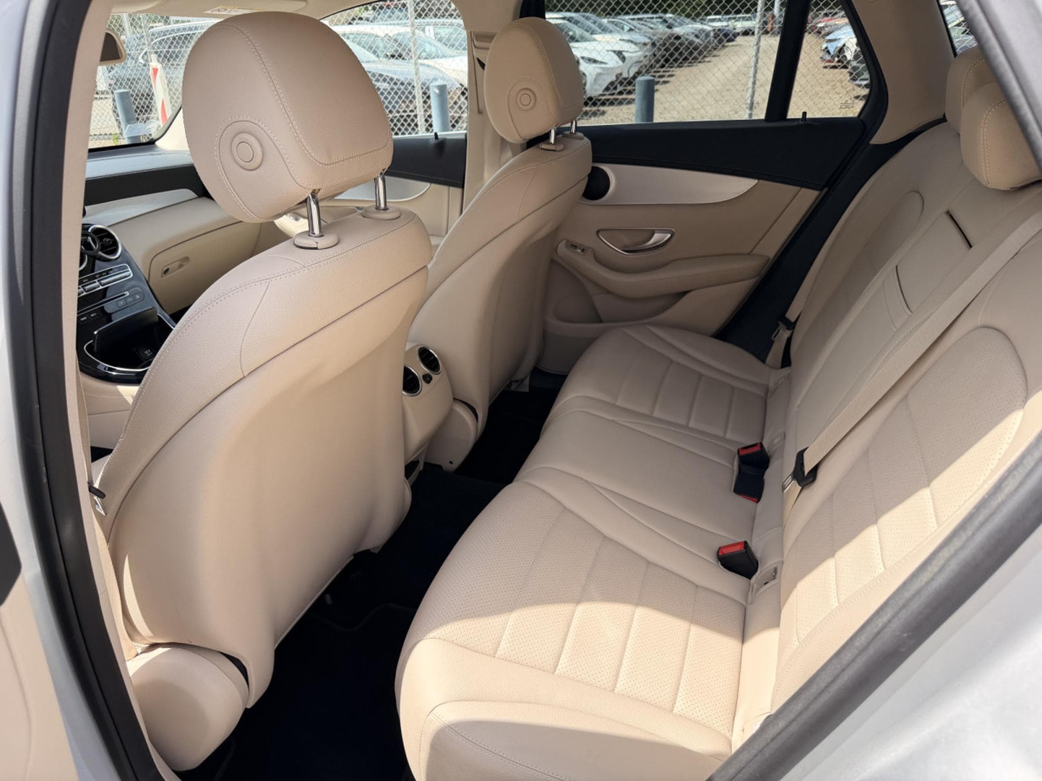 Mercedes GLC 220 D 4MATIC AUTO (2016) - Photo 16