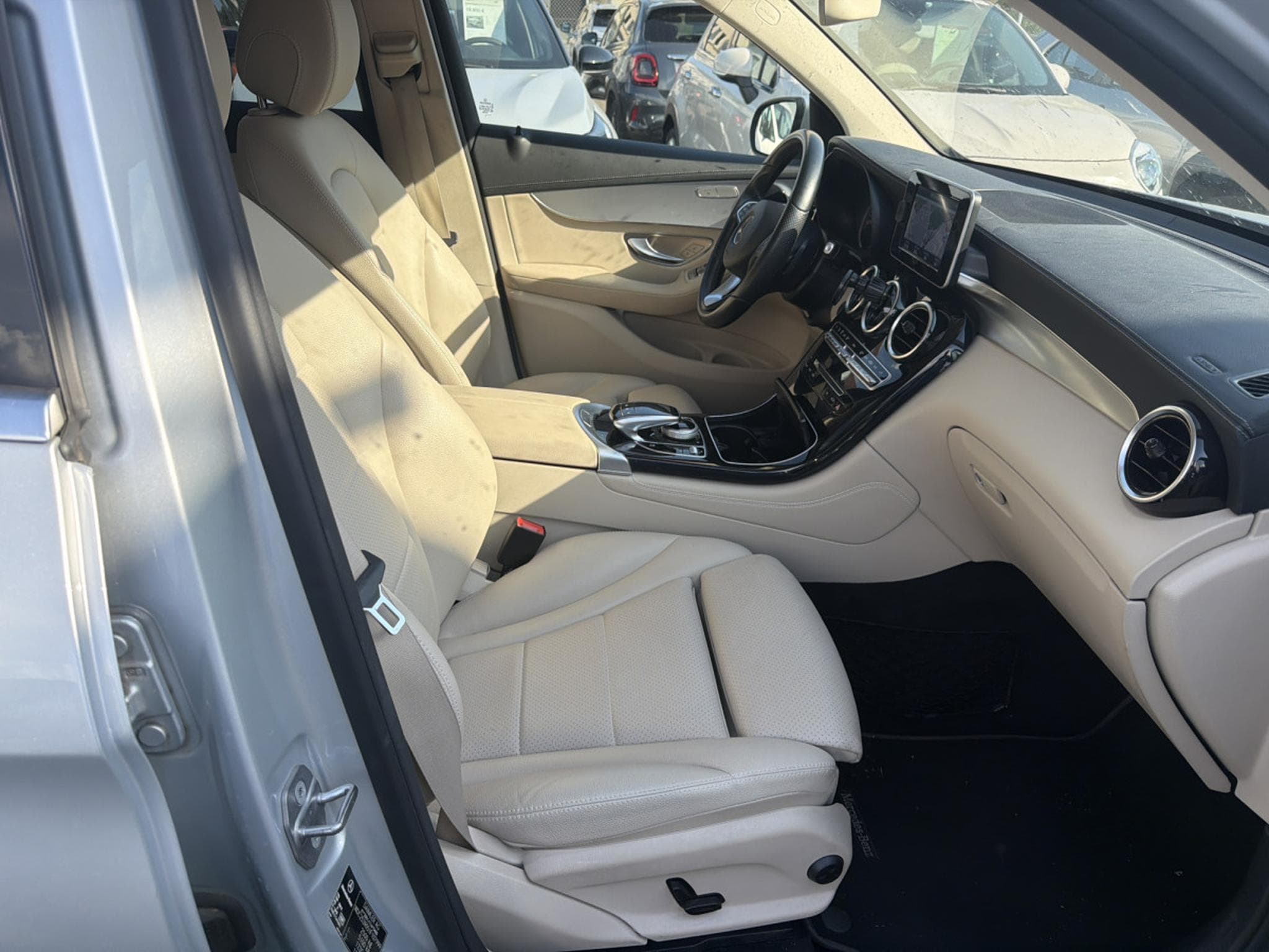 Mercedes GLC 220 D 4MATIC AUTO (2016) - Photo 4