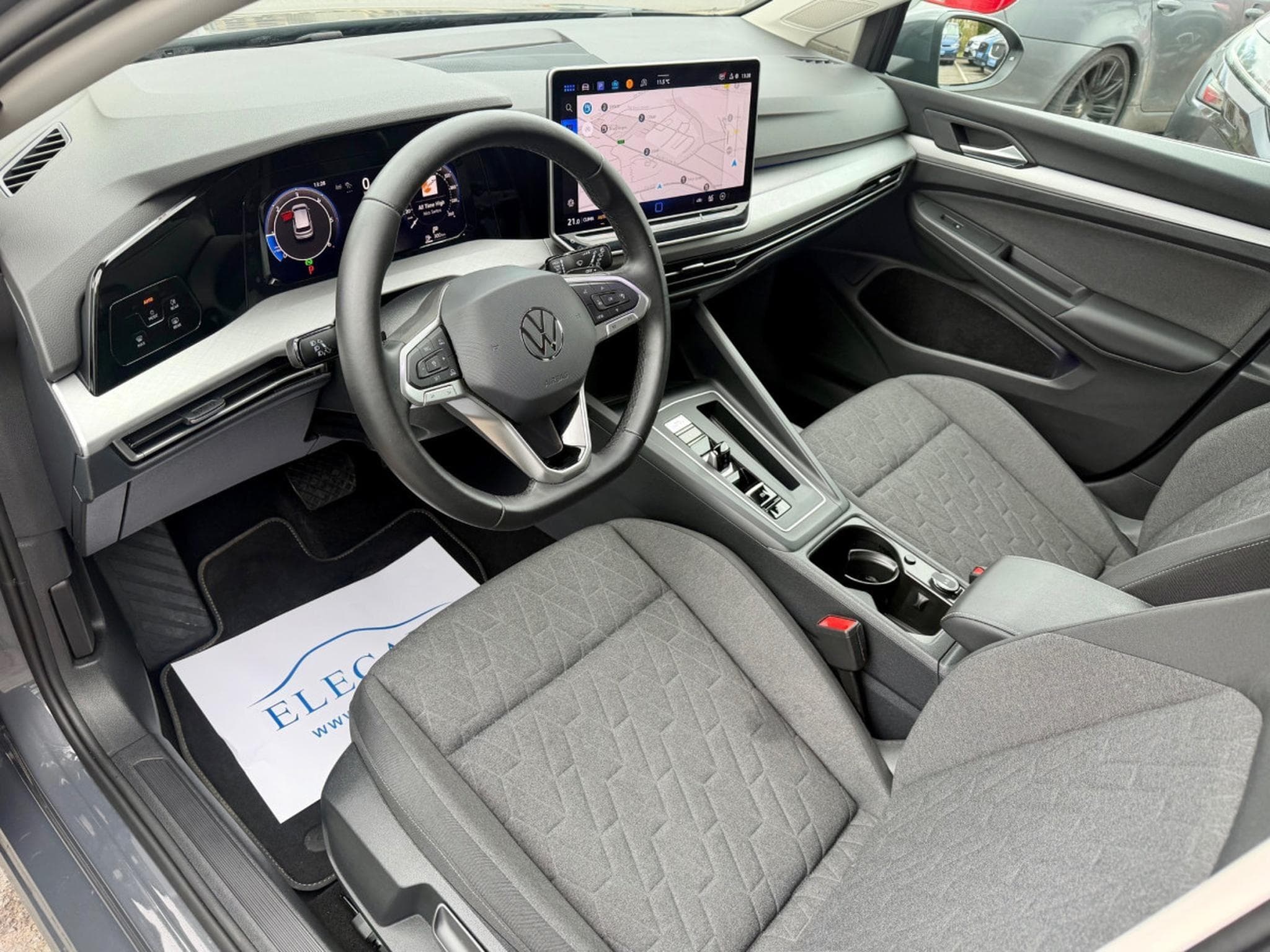 VW Golf 2.0 TDI 150 DSG7 LIFE (2025) - Photo 7