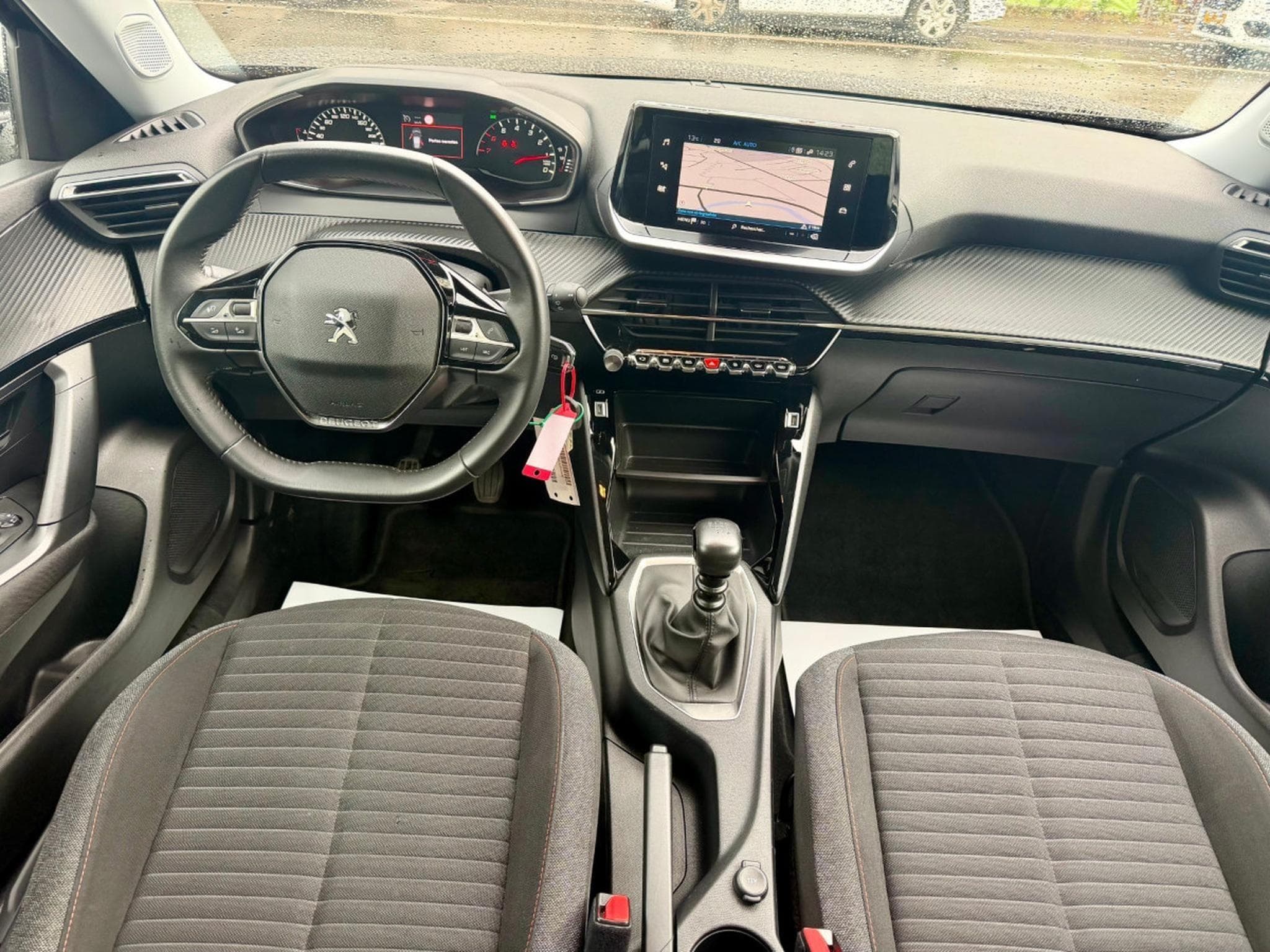 Peugeot 2008 1.2 PureTech 100 Active (2022) - Photo 8