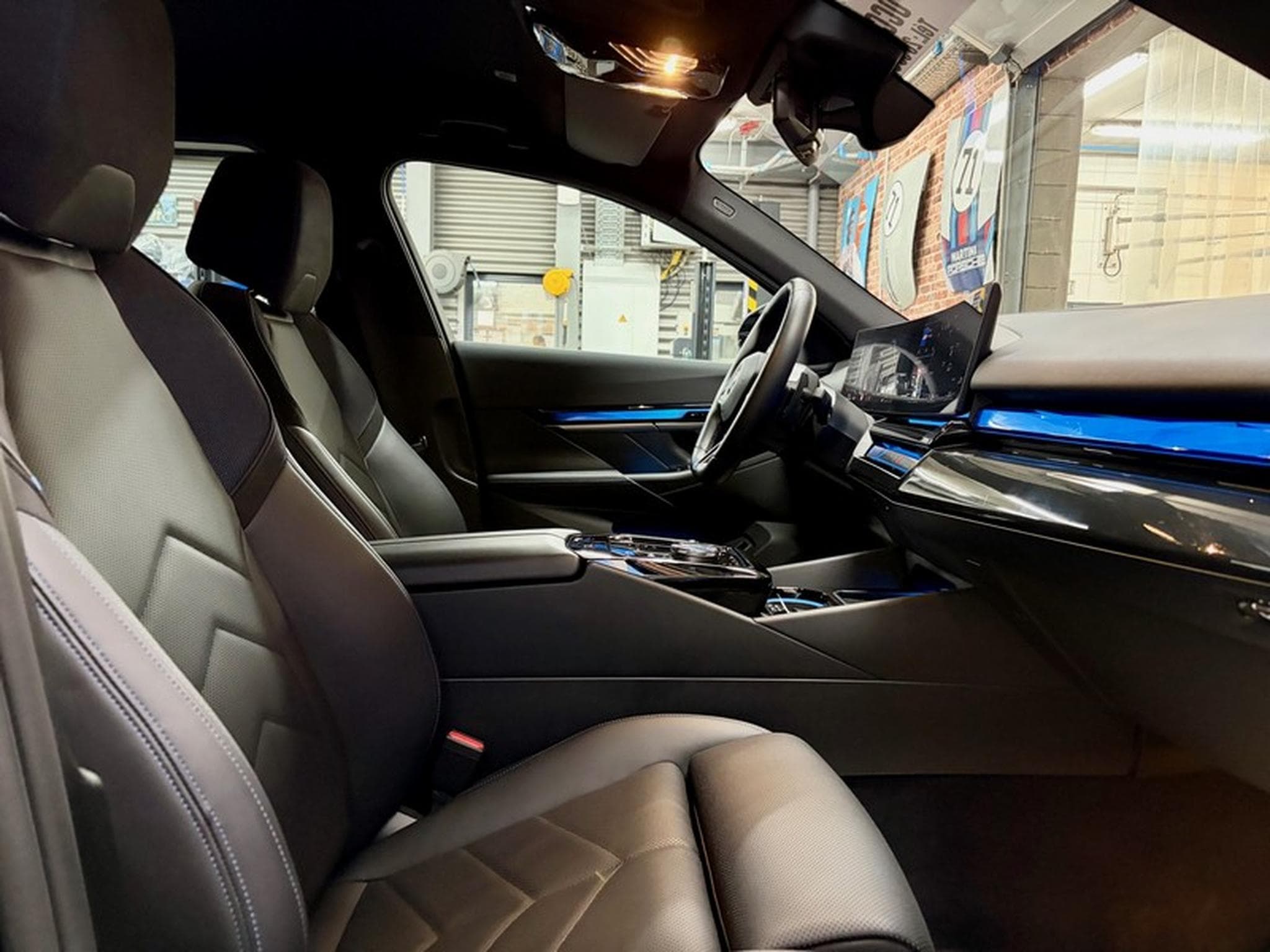 BMW 520 520dA Touring 2.0 197cv Auto HYB-DIE xDrive M-SPORT (2025) - Foto 8