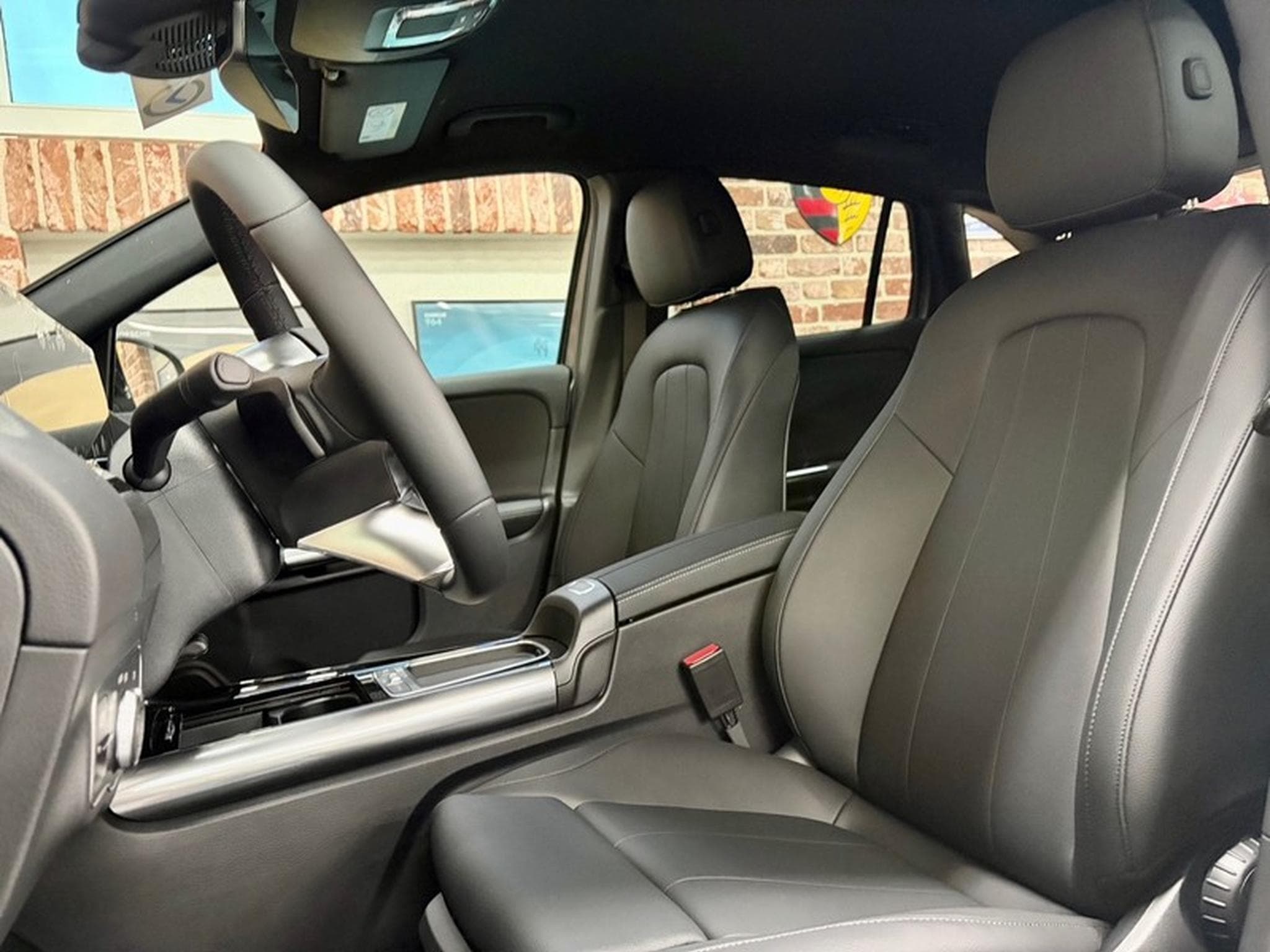 Mercedes GLA 250 GLA 250e 1.3 Hyb-Ess 218cv Auto PROGRESSIVE-LINE (2025) - Photo 5