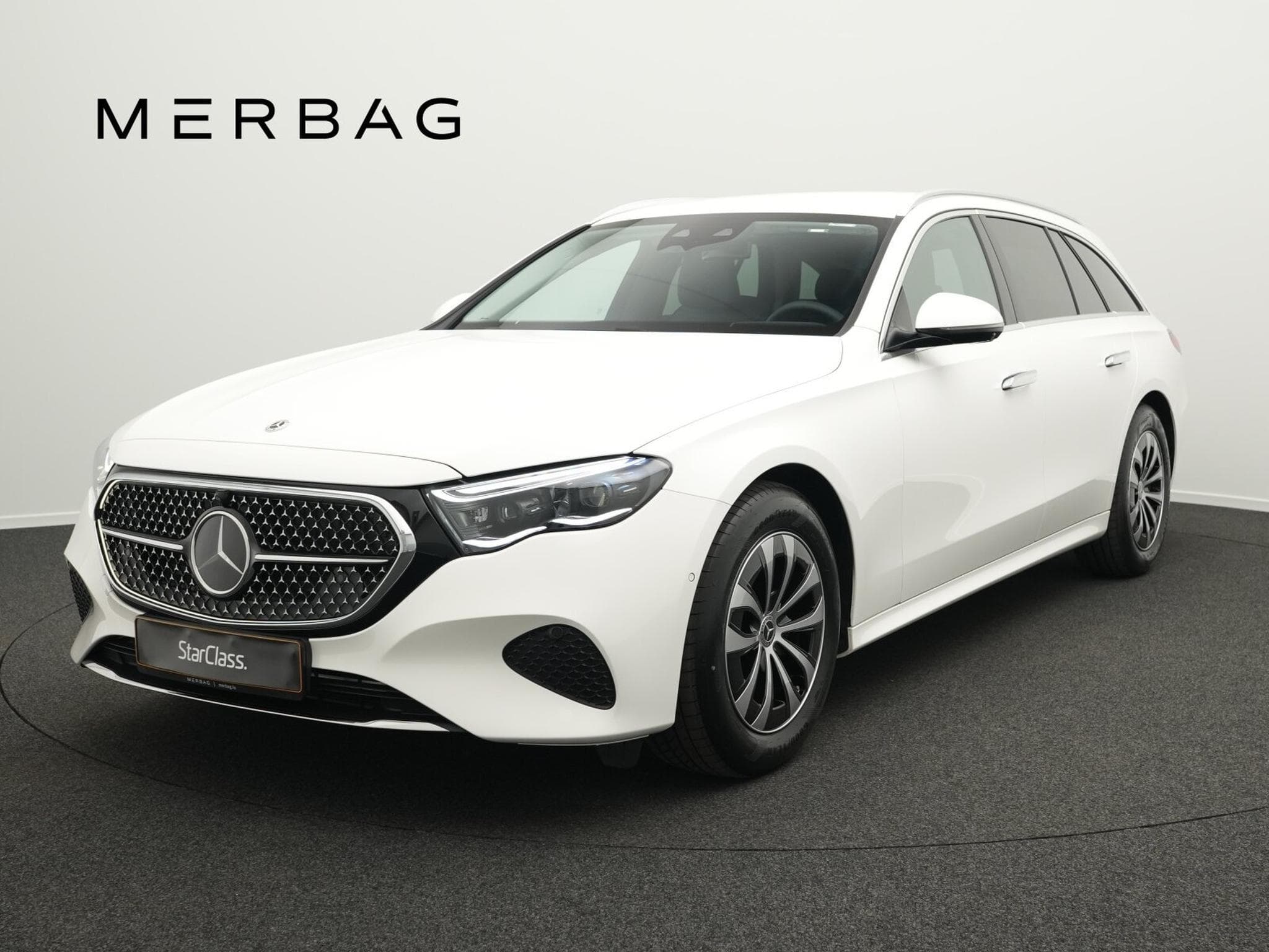 Mercedes E 200 T-Modell Digital+AHK+360°+Memo+Apple (2025) - Foto 1