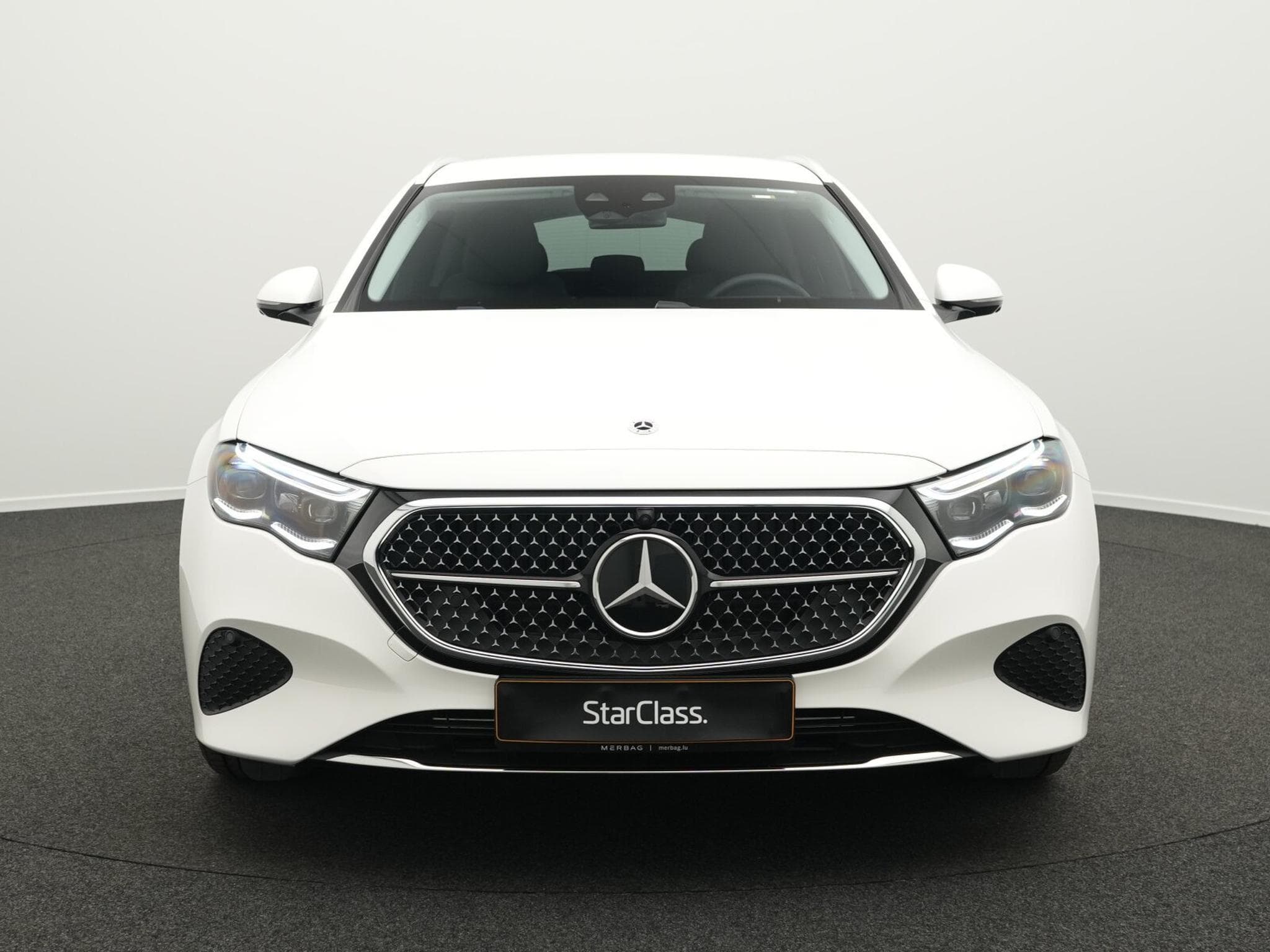 Mercedes E 200 T-Modell Digital+AHK+360°+Memo+Apple (2025) - Foto 2