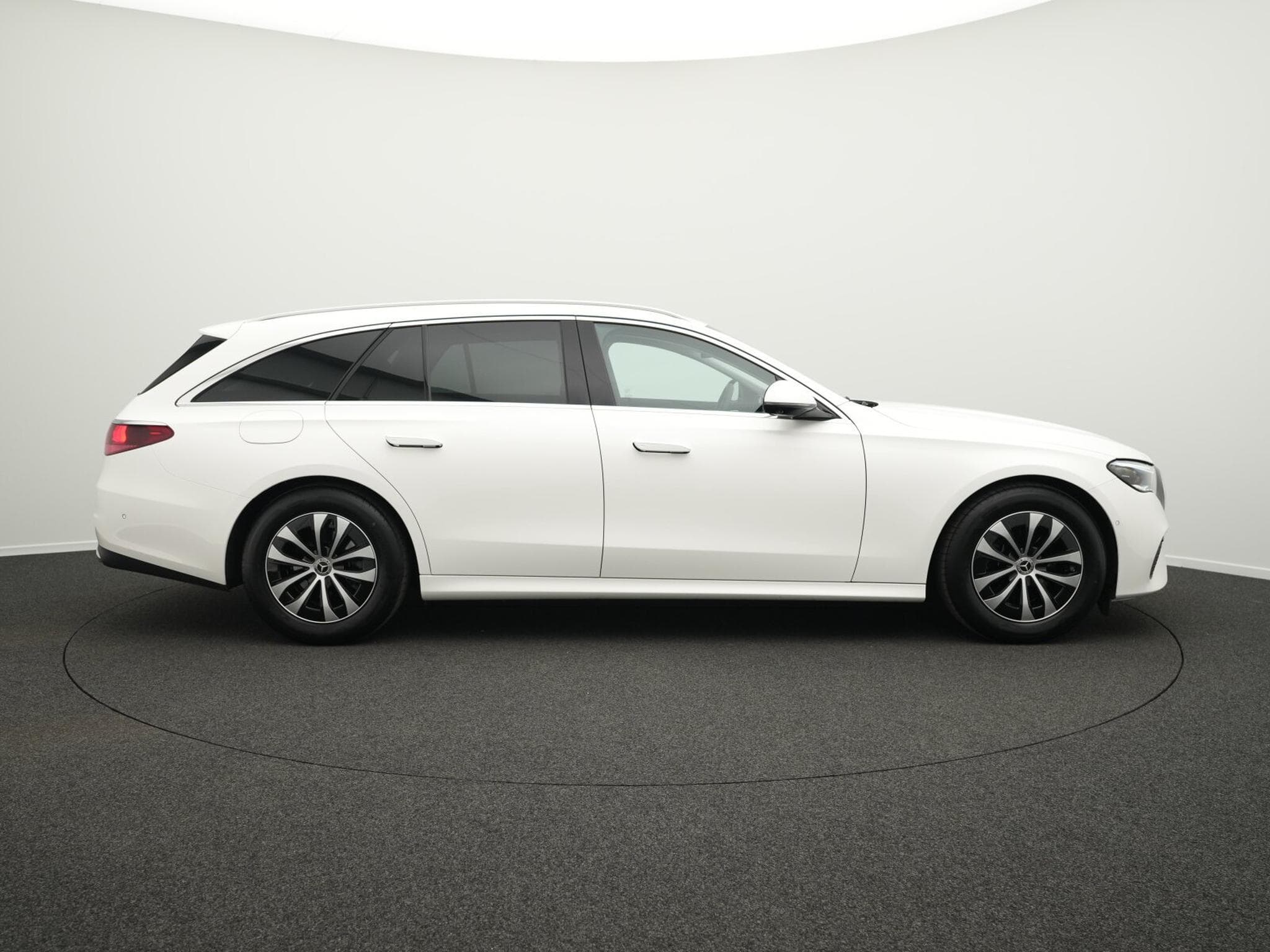 Mercedes E 200 T-Modell Digital+AHK+360°+Memo+Apple (2025) - Foto 5