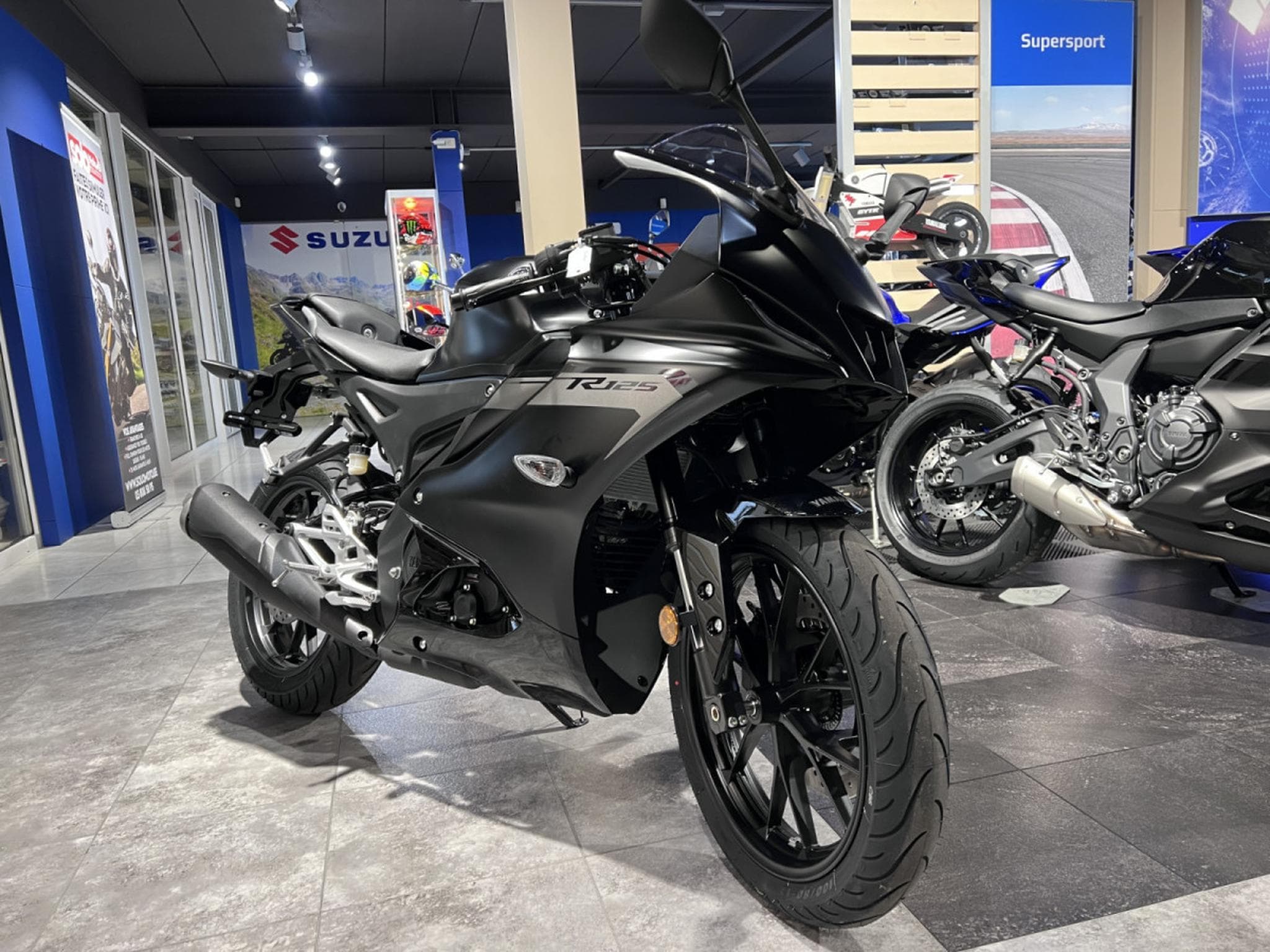 Yamaha YZF (2026) - Photo 7