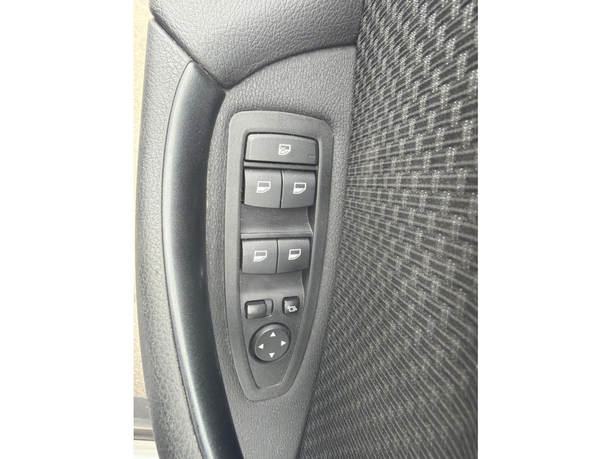 BMW X1 XDRIVE 20i AUTO (2018) - Photo 14