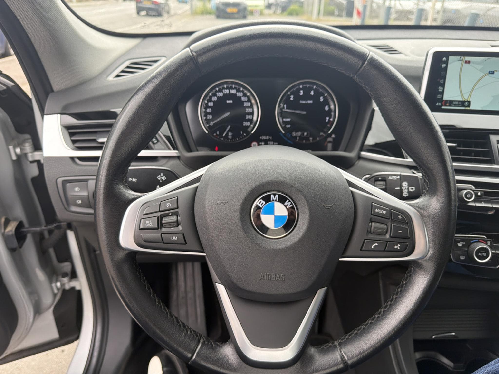 BMW X1 XDRIVE 20i AUTO (2018) - Photo 16