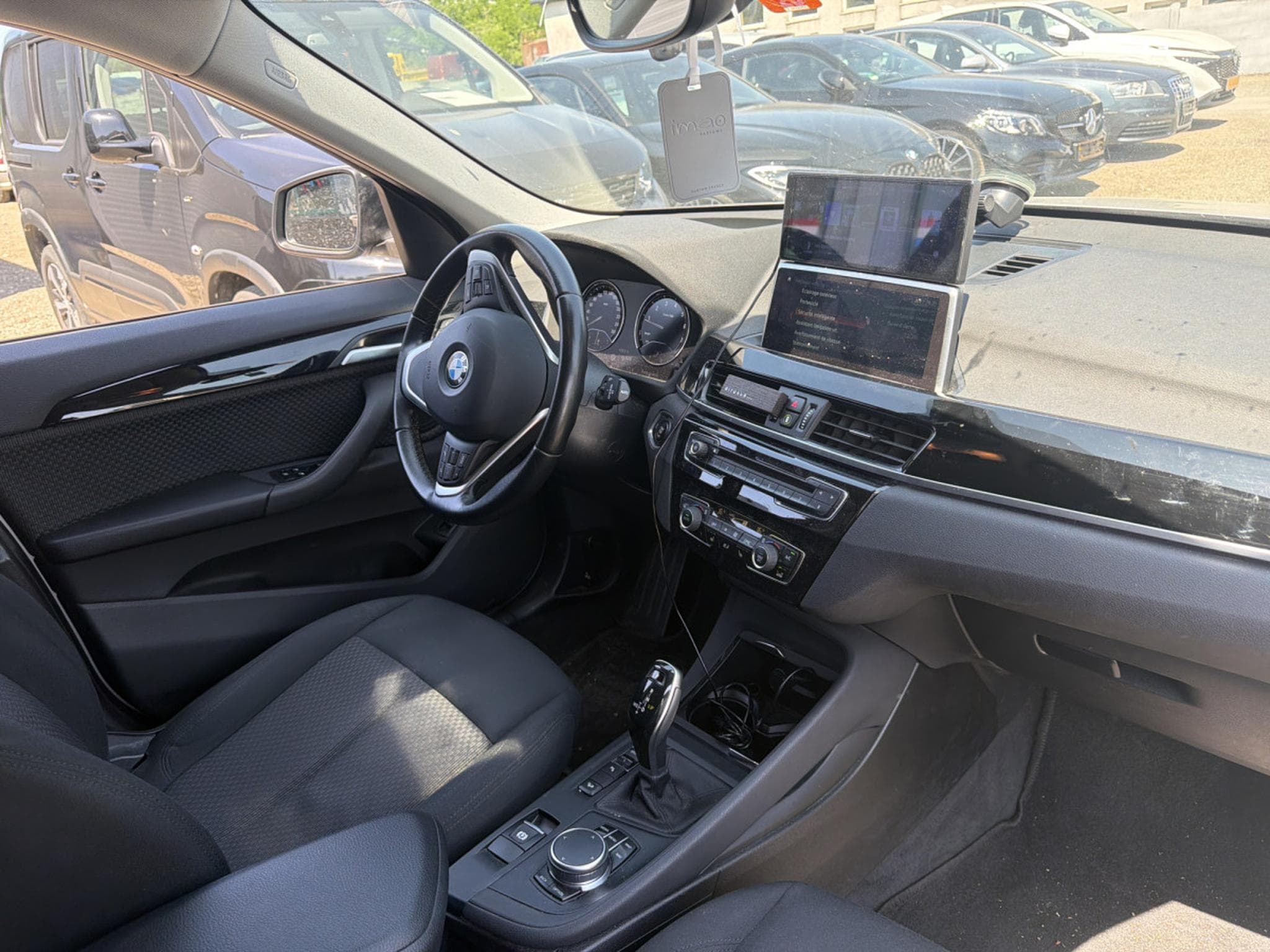 BMW X1 XDRIVE 20i AUTO (2018) - Photo 3
