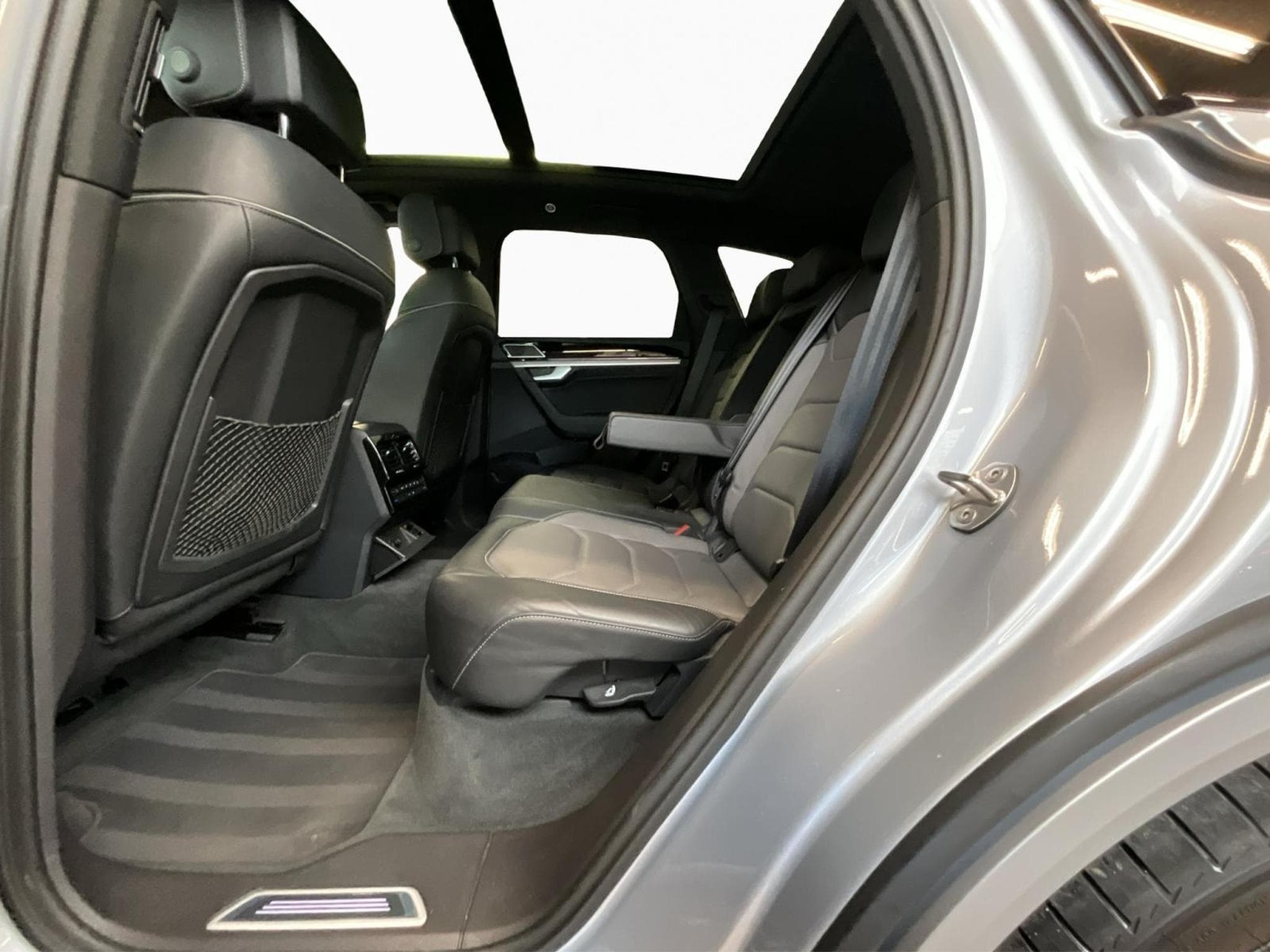 VW Touareg R-Line+V6+Black-Style+4M+Pano+Stand-H+Luft. (2019) - Foto 16