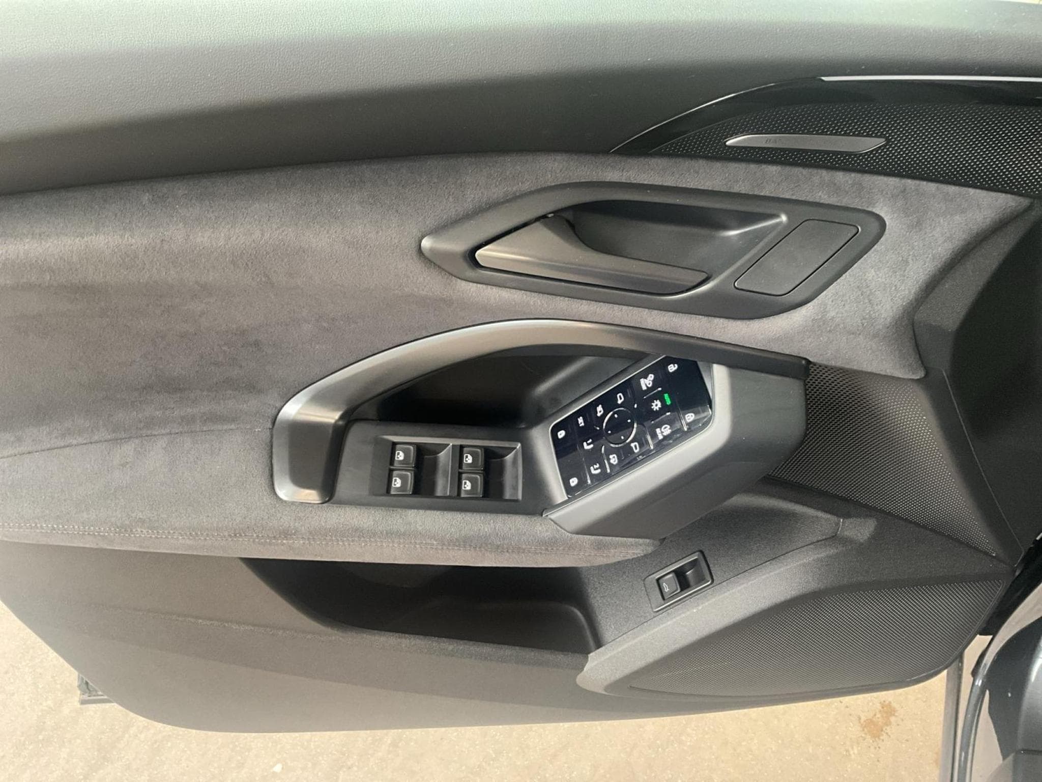 Audi SQ5 SB+Quattro+S-Tronic+Pano+Luft.+AHK (2025) - Photo 14