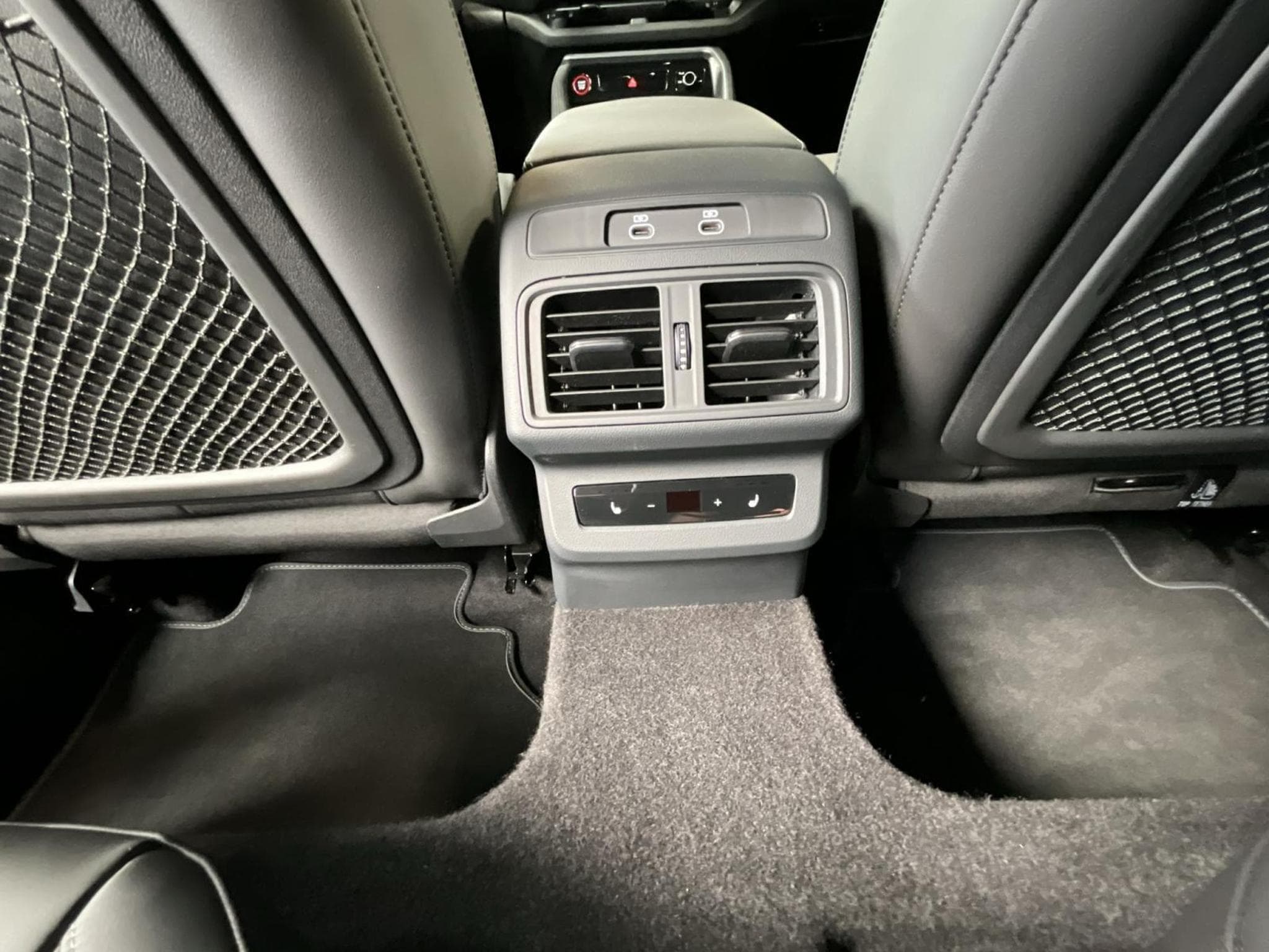 Audi SQ5 SB+Quattro+S-Tronic+Pano+Luft.+AHK (2025) - Photo 21