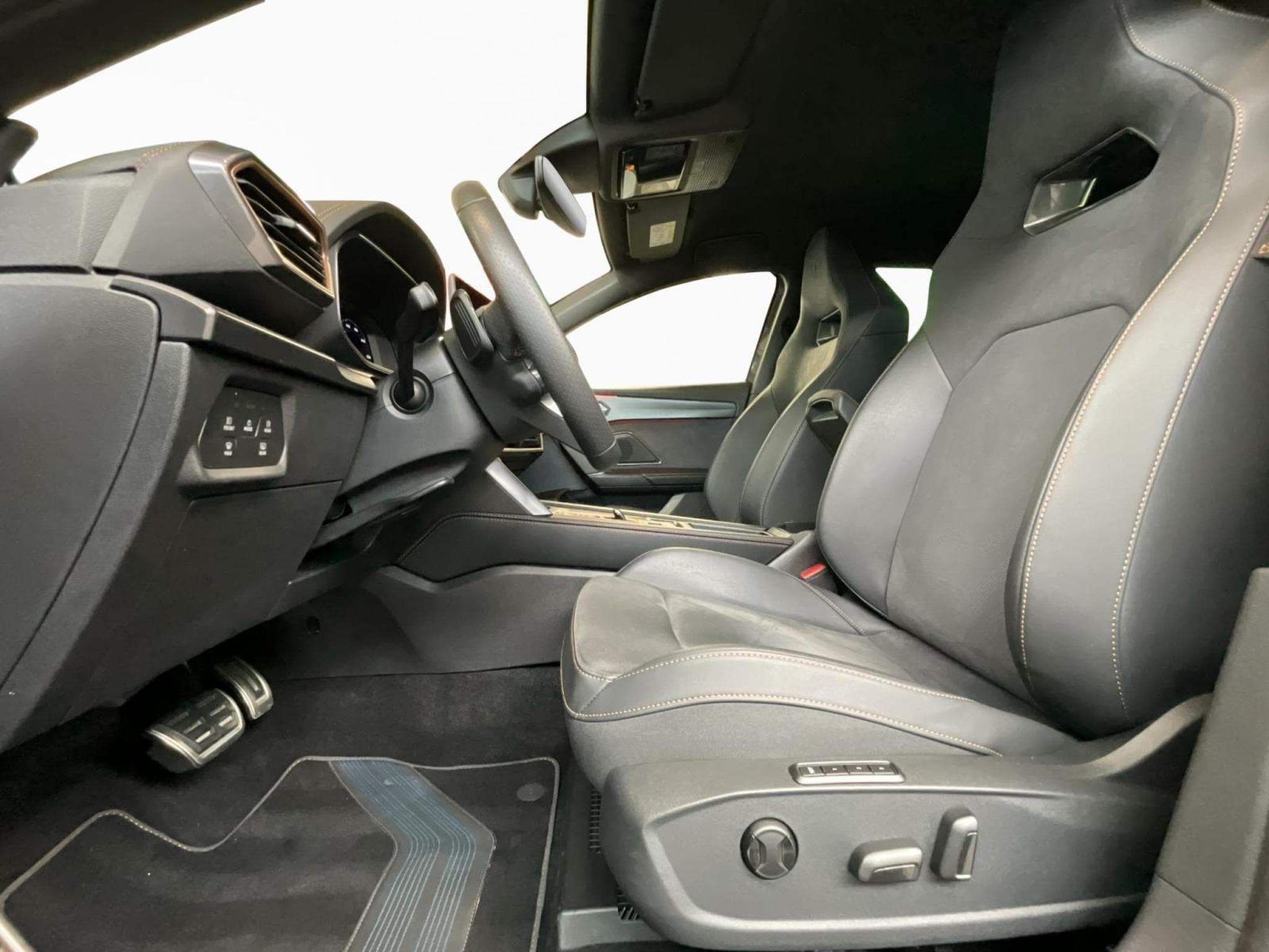 Cupra Leon VZ+DSG+Dinamica+Pure-Perf.+Int.-Drive (2025) - Photo 9
