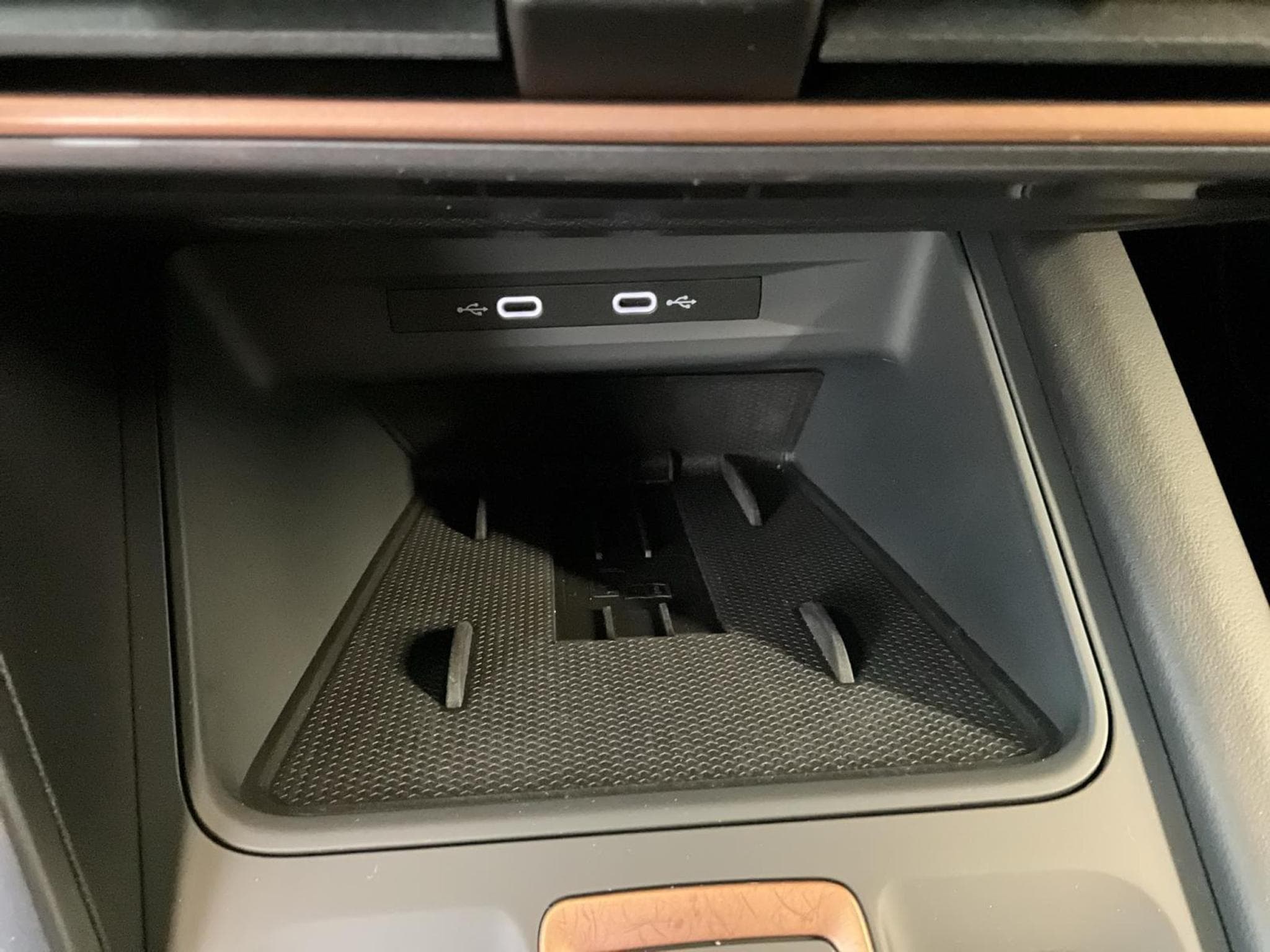 Cupra Leon TDI+DSG+Pure-Perf+Immersive-Sennheiser (2025) - Photo 19