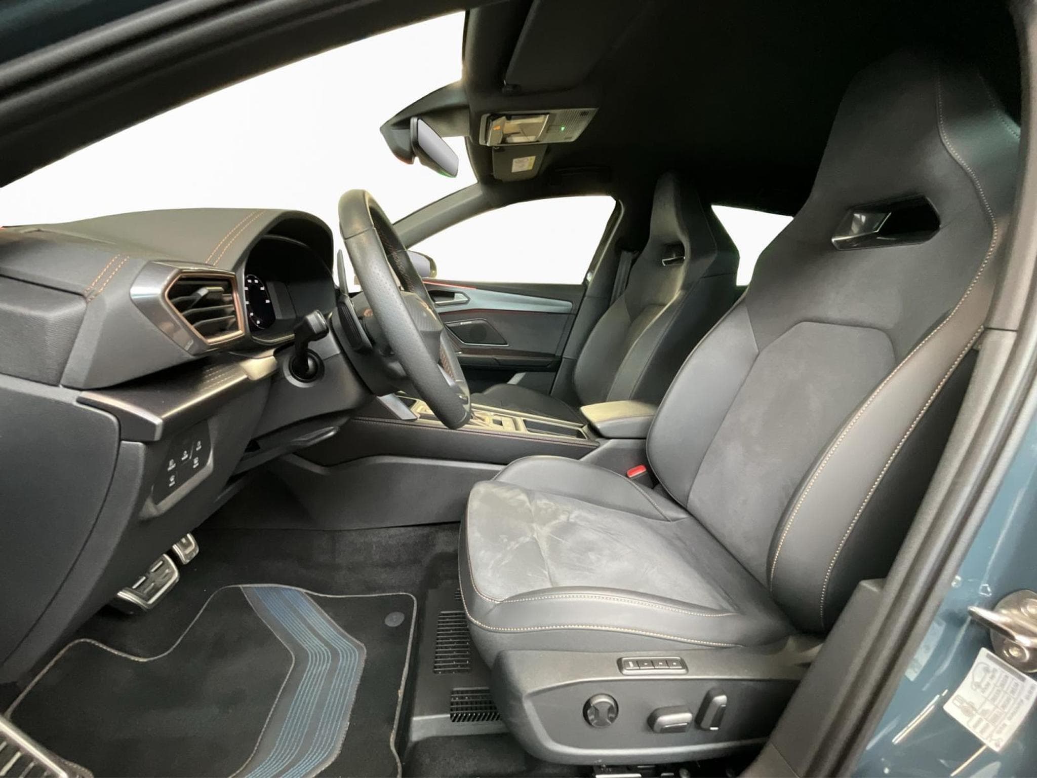 Cupra Leon TDI+DSG+Pure-Perf+Immersive-Sennheiser (2025) - Photo 9