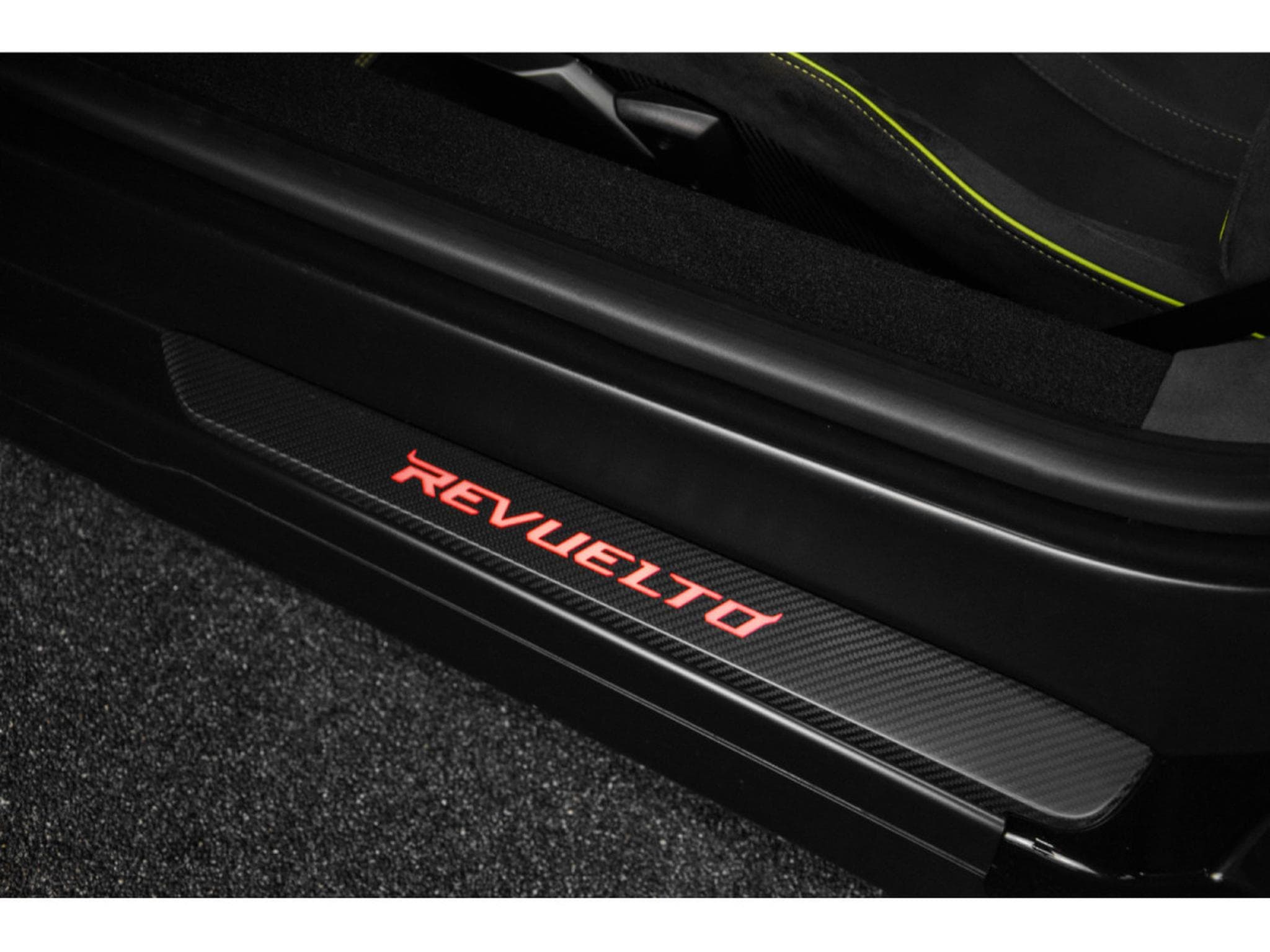 Lamborghini Revuelto AD PERSONAM - VERDE CITREA / ROSSO MARS (2025) - Foto 18