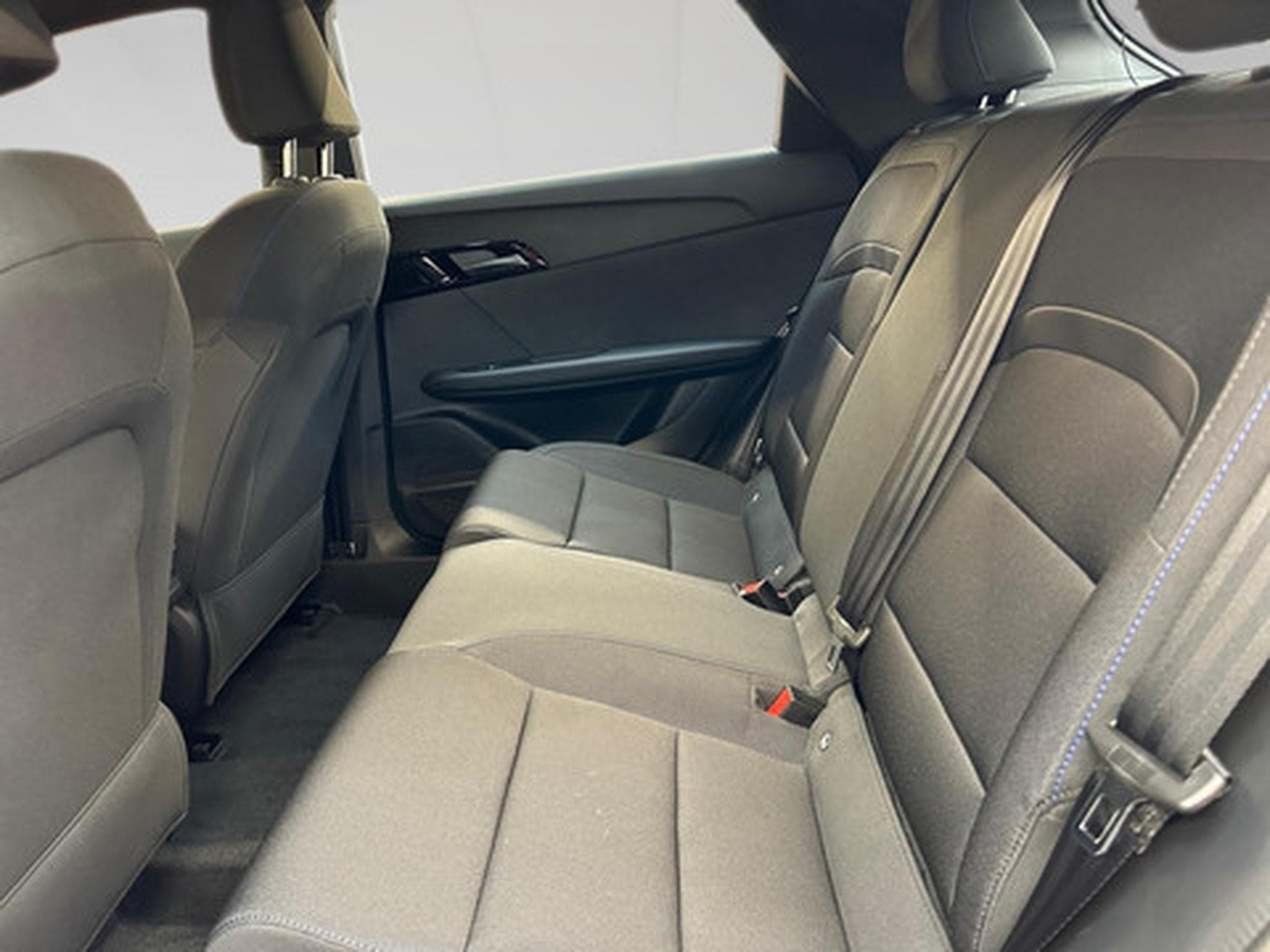 MG MG4 STANDARD (2023) - Foto 17