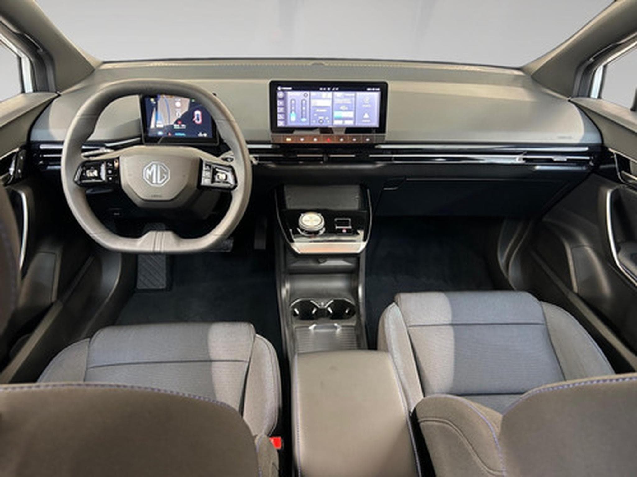 MG MG4 STANDARD (2023) - Foto 18