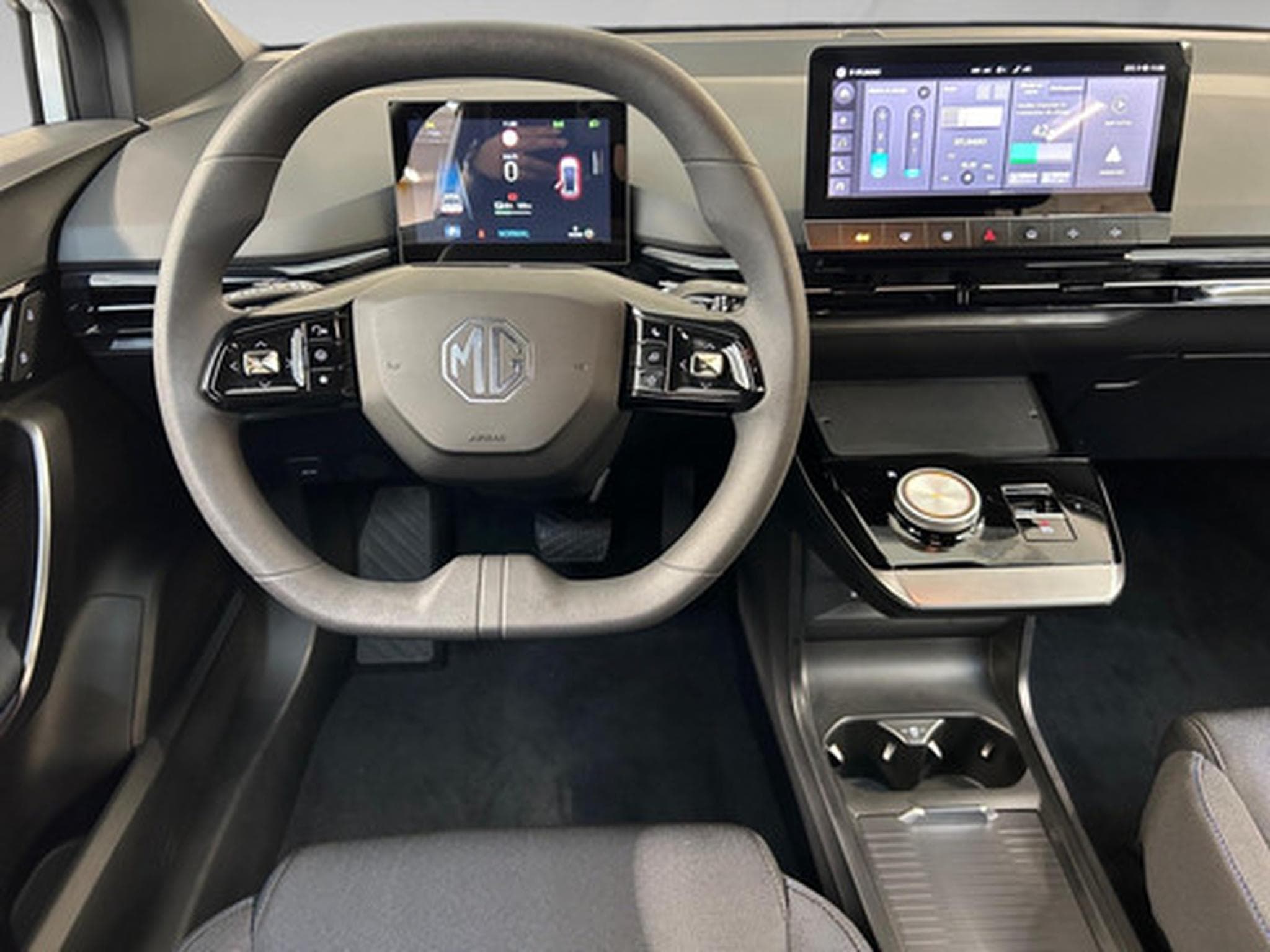 MG MG4 STANDARD (2023) - Foto 8