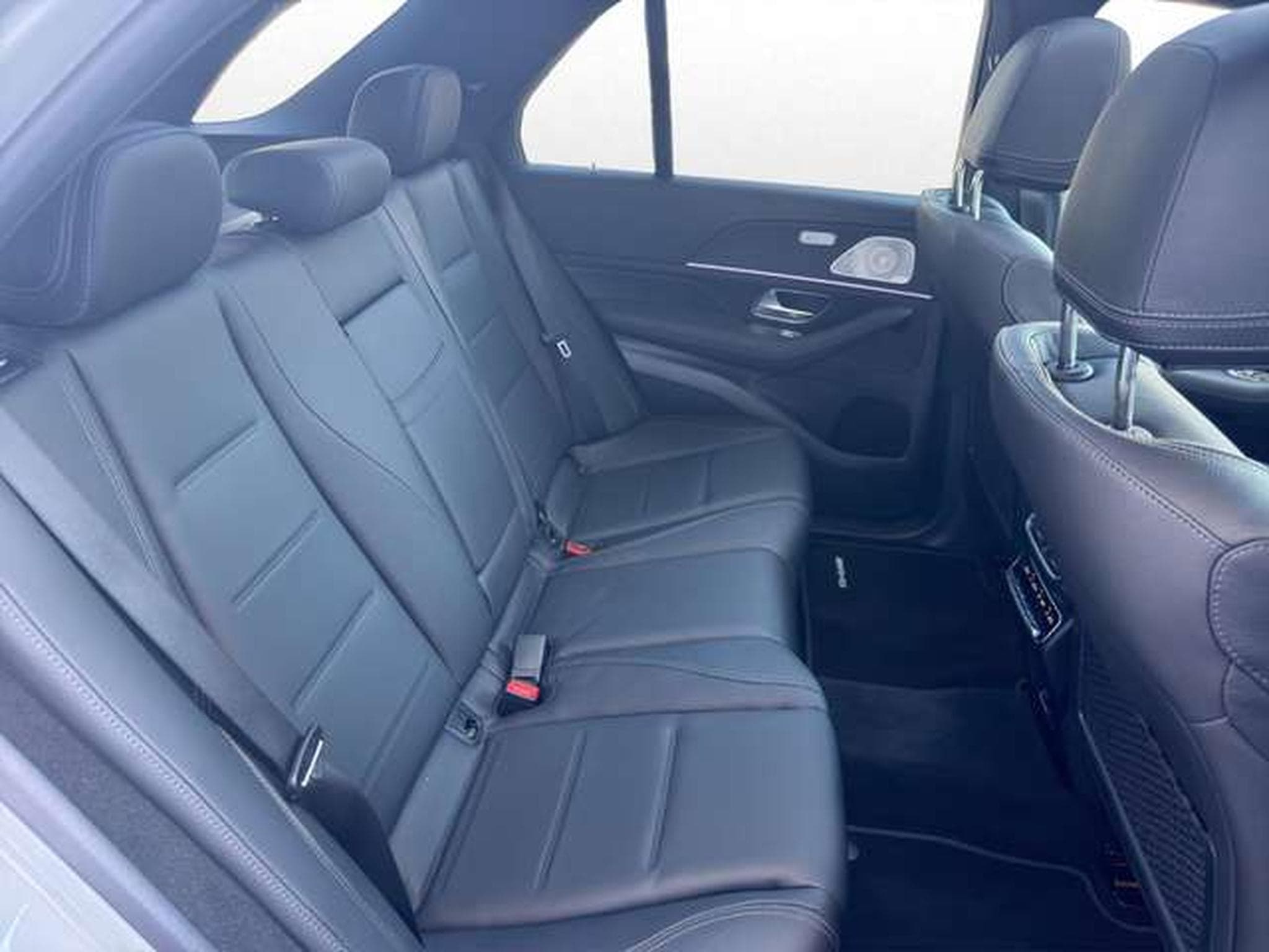 Mercedes GLE 450 d AMG Line/Designo/Pano/Night/Head-up (2025) - Photo 19