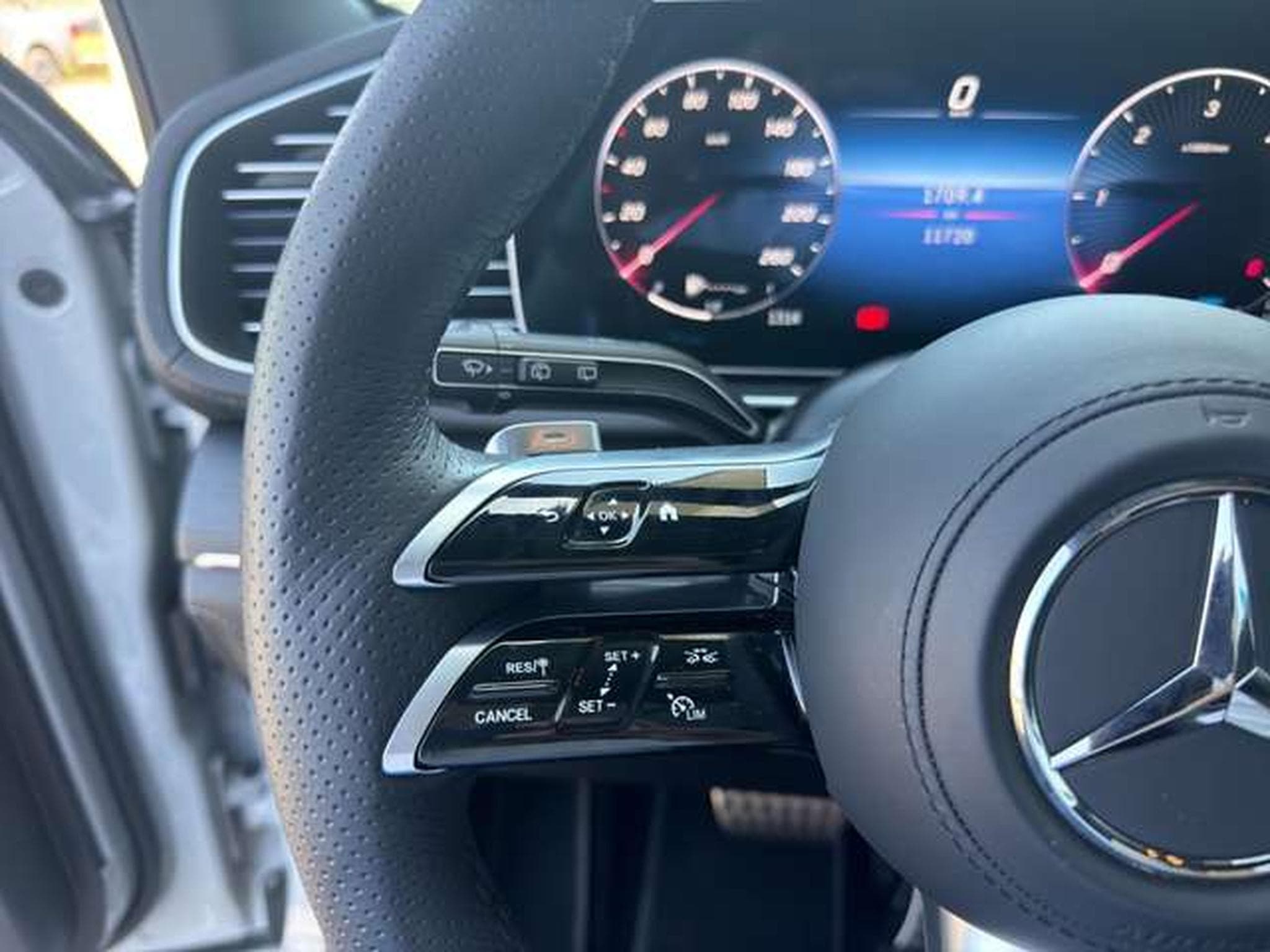 Mercedes GLE 450 d AMG Line/Designo/Pano/Night/Head-up (2025) - Photo 30