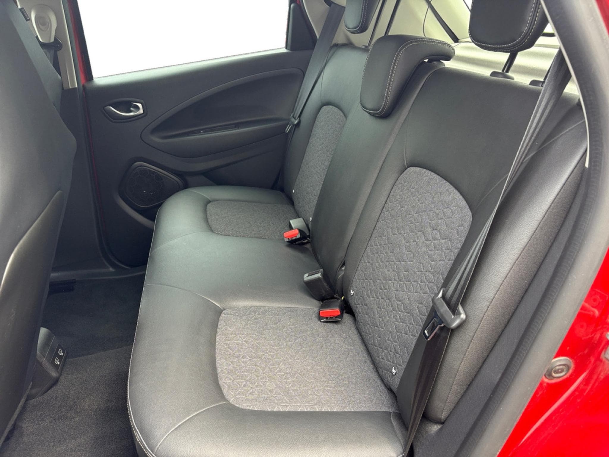 Renault Zoé ICONIC EV50 135HP (2024) - Photo 7