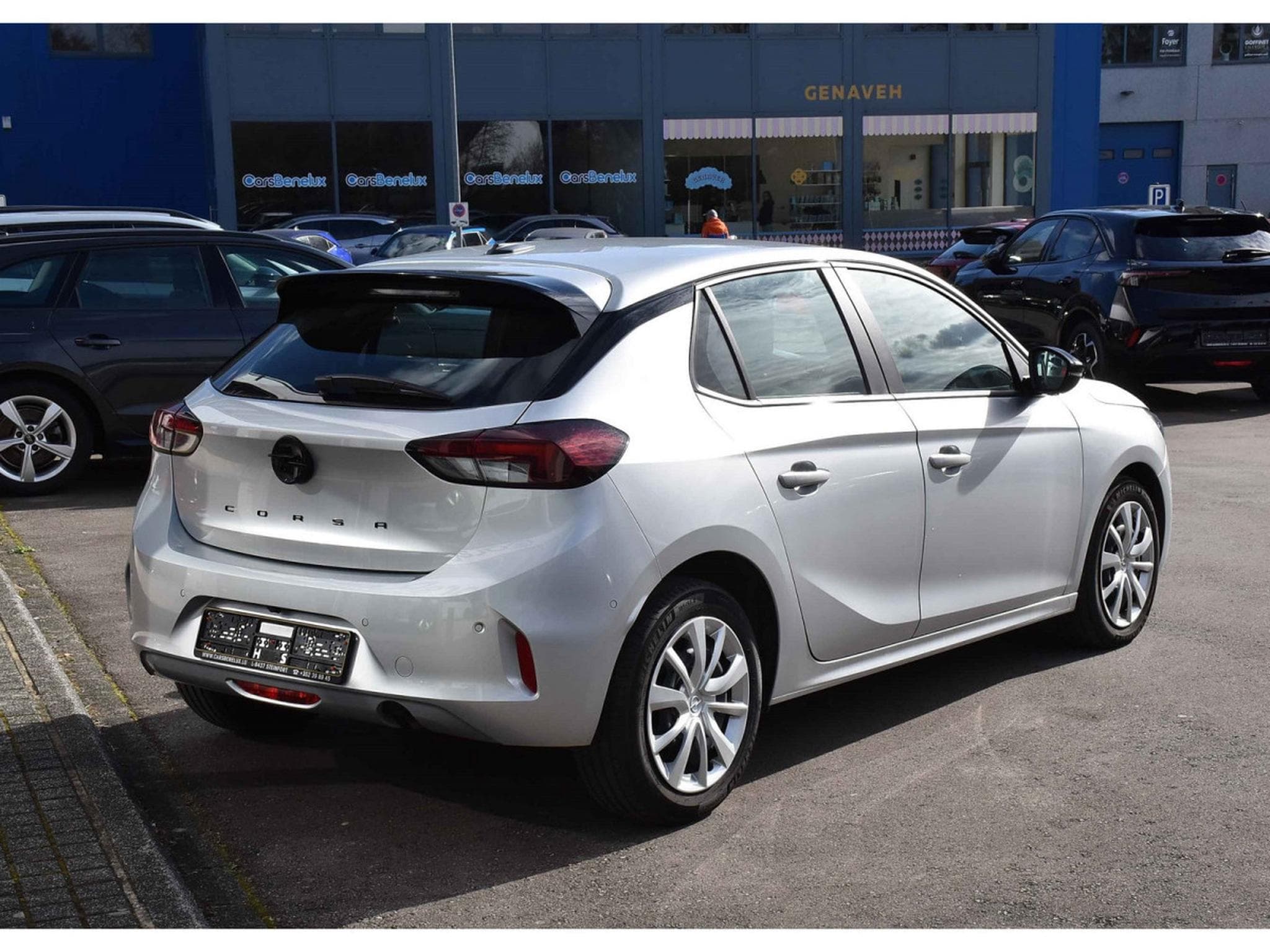 Opel Corsa 1.2 Turbo Edition AT8 REGUL LANE SIDE CAM 1° MAIN (2025) - Foto 4