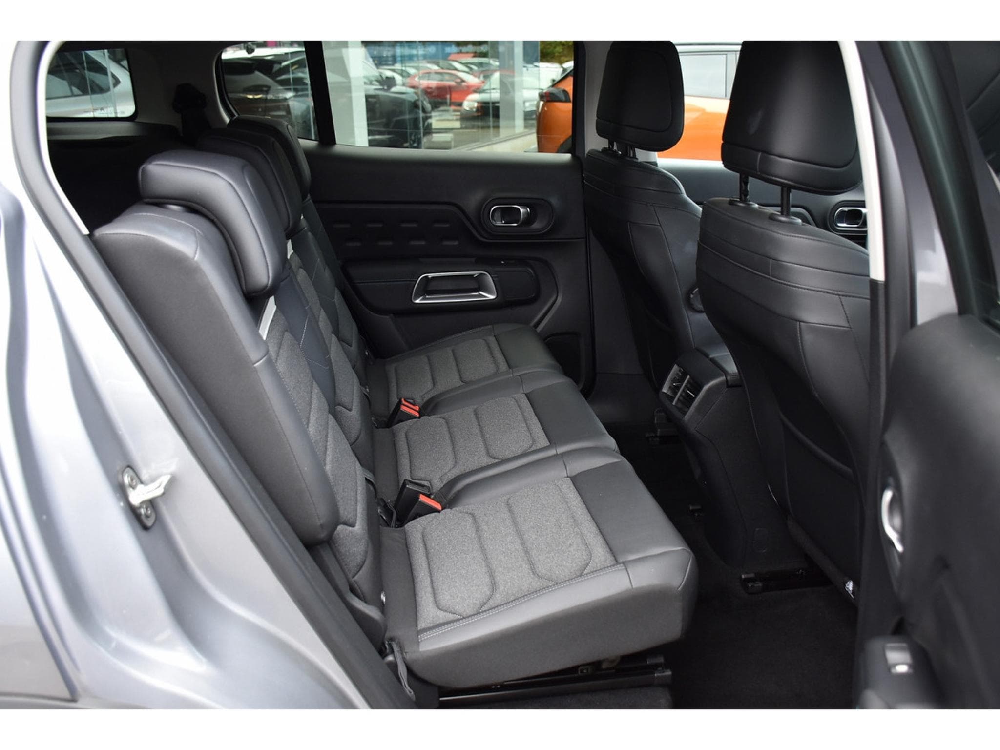 Citroën C5 Aircross 1.2 PureTech 130 Shine CUIR ACC SIDE GPS CAM 1° MAIN (2024) - Foto 8