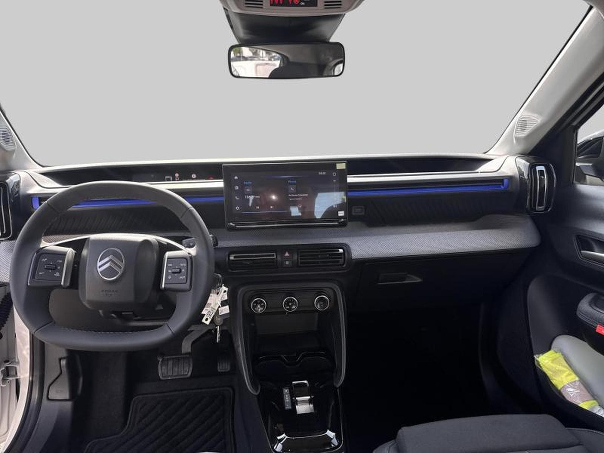 Citroen C3 PLUS Hybrid 100 e-DSC6 (2025) - Photo 13