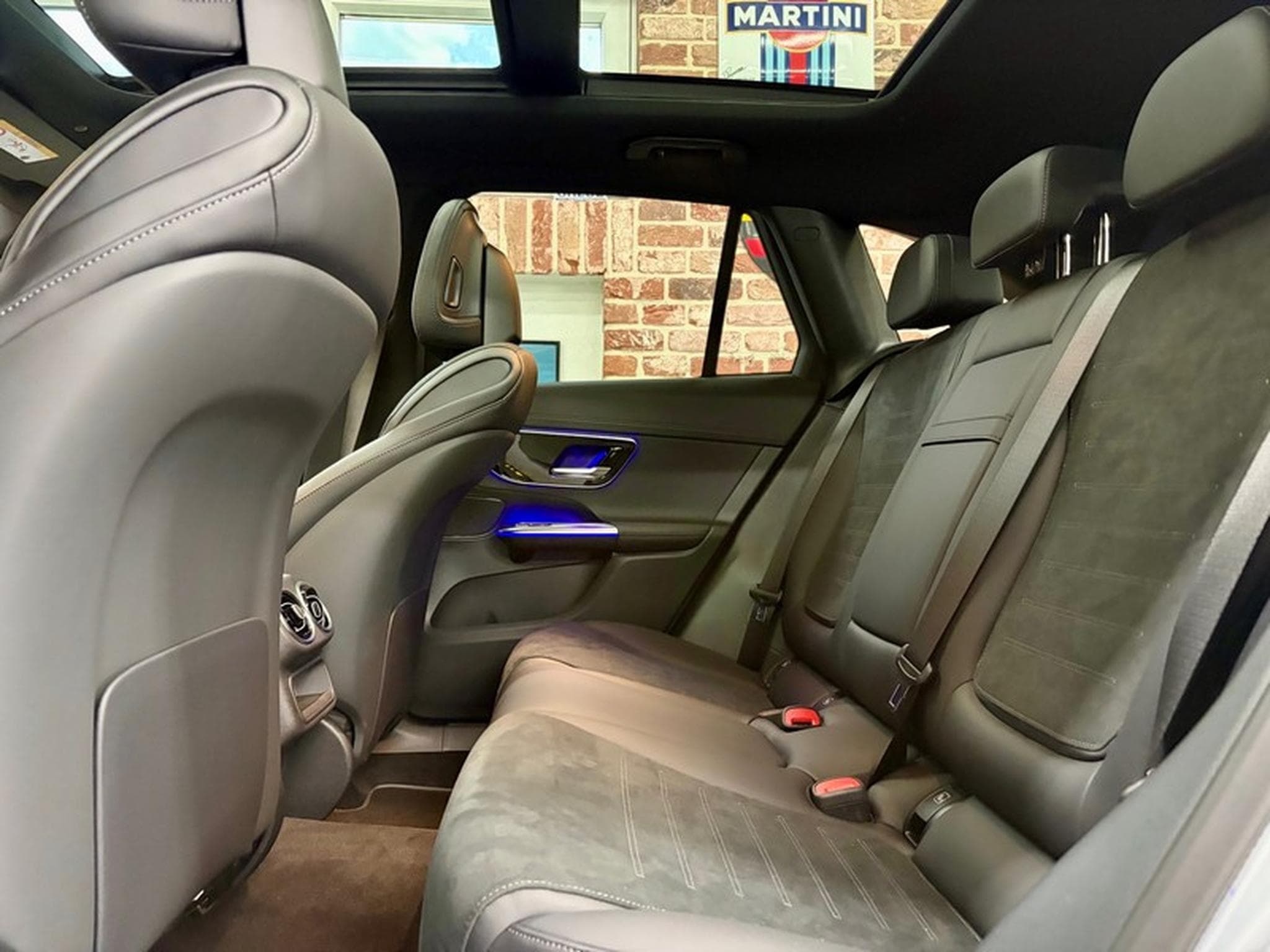 Mercedes GLC 300 GLC 300de 2.0 Hyb-Ess 333cv Auto AMG-LINE (2025) - Photo 6