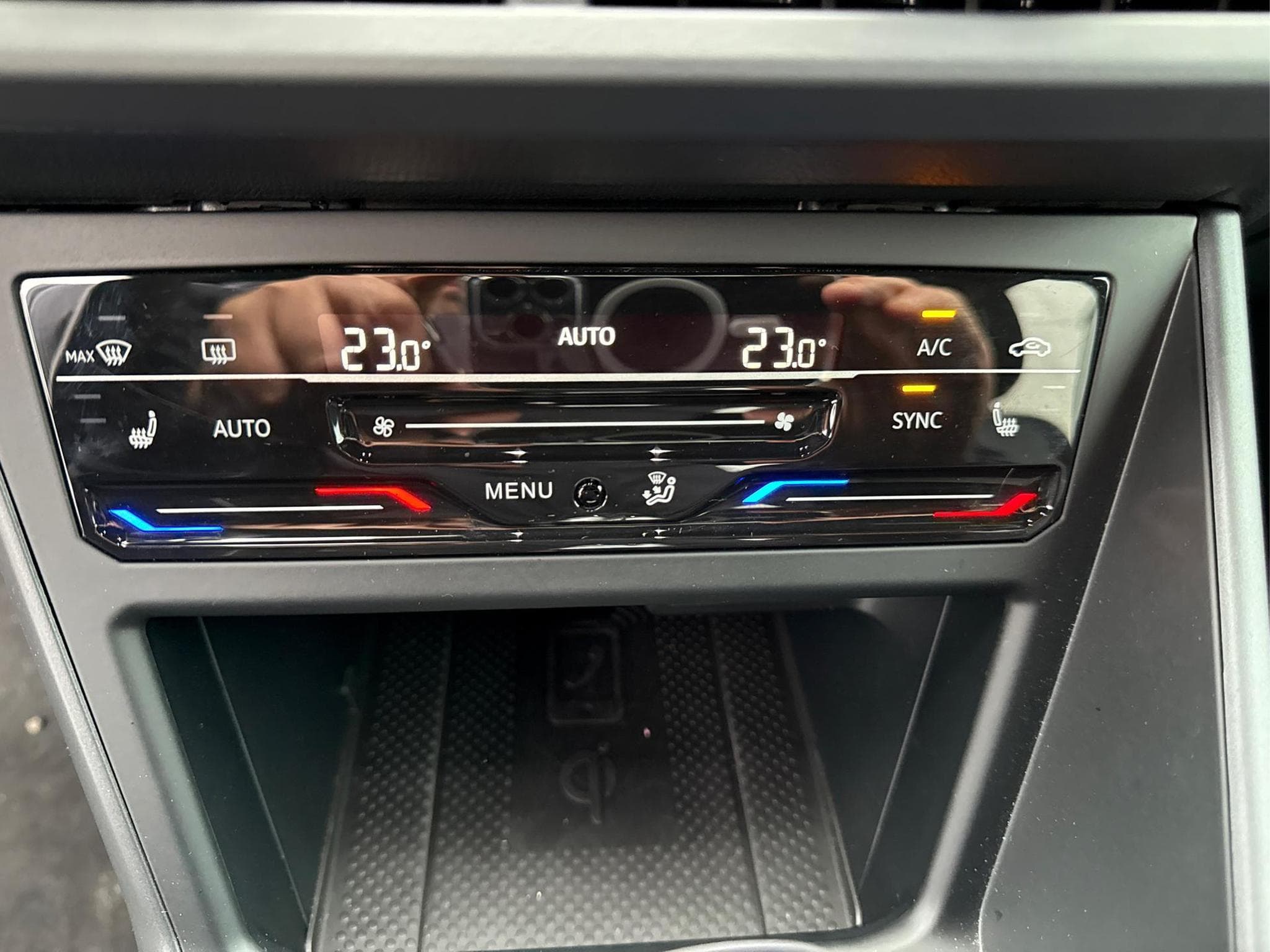 VW Taigo R Line 1.0 (2024) - Photo 8