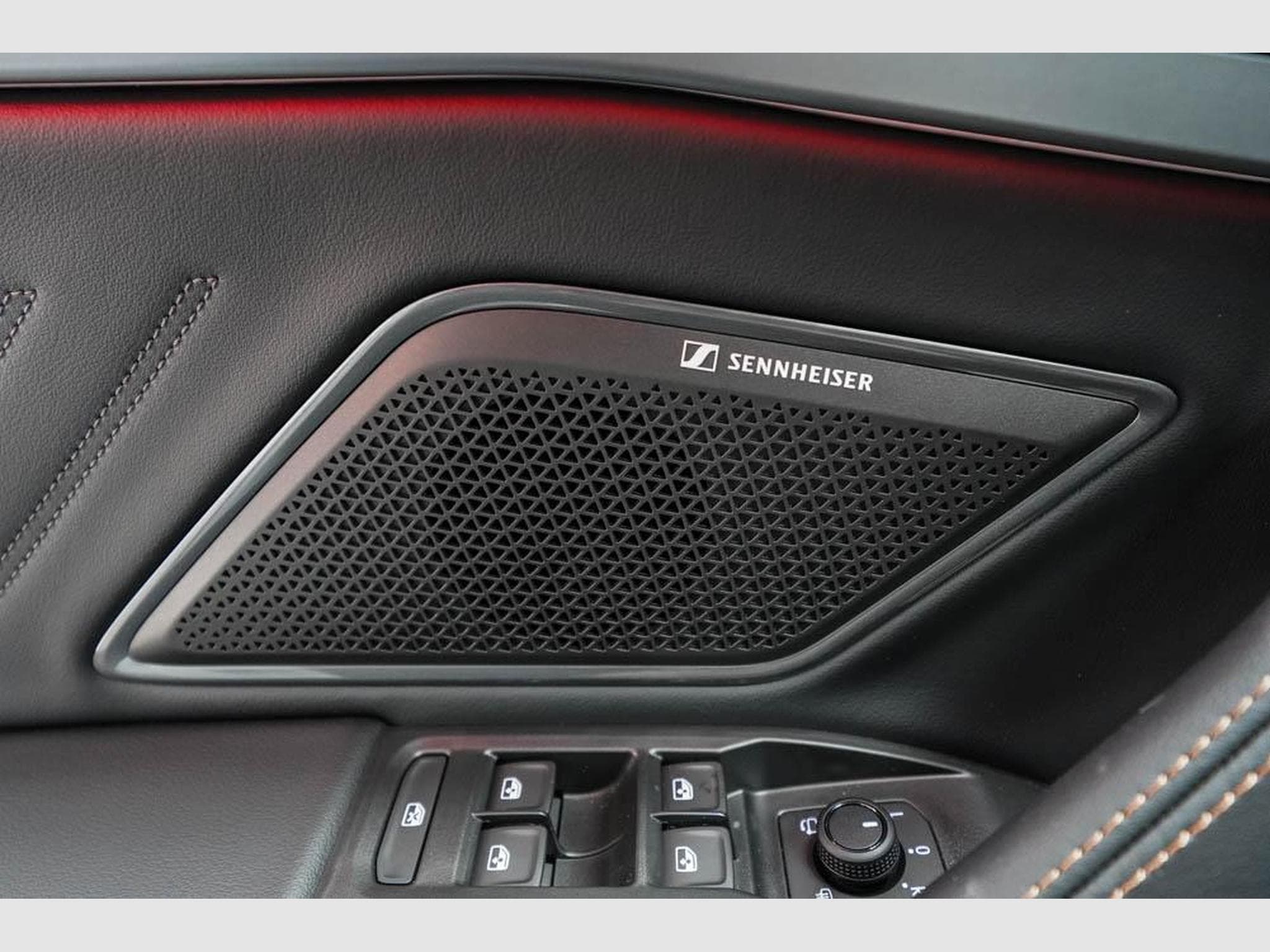 Cupra Formentor 1,5 eTSI DSG (2026) - Photo 23