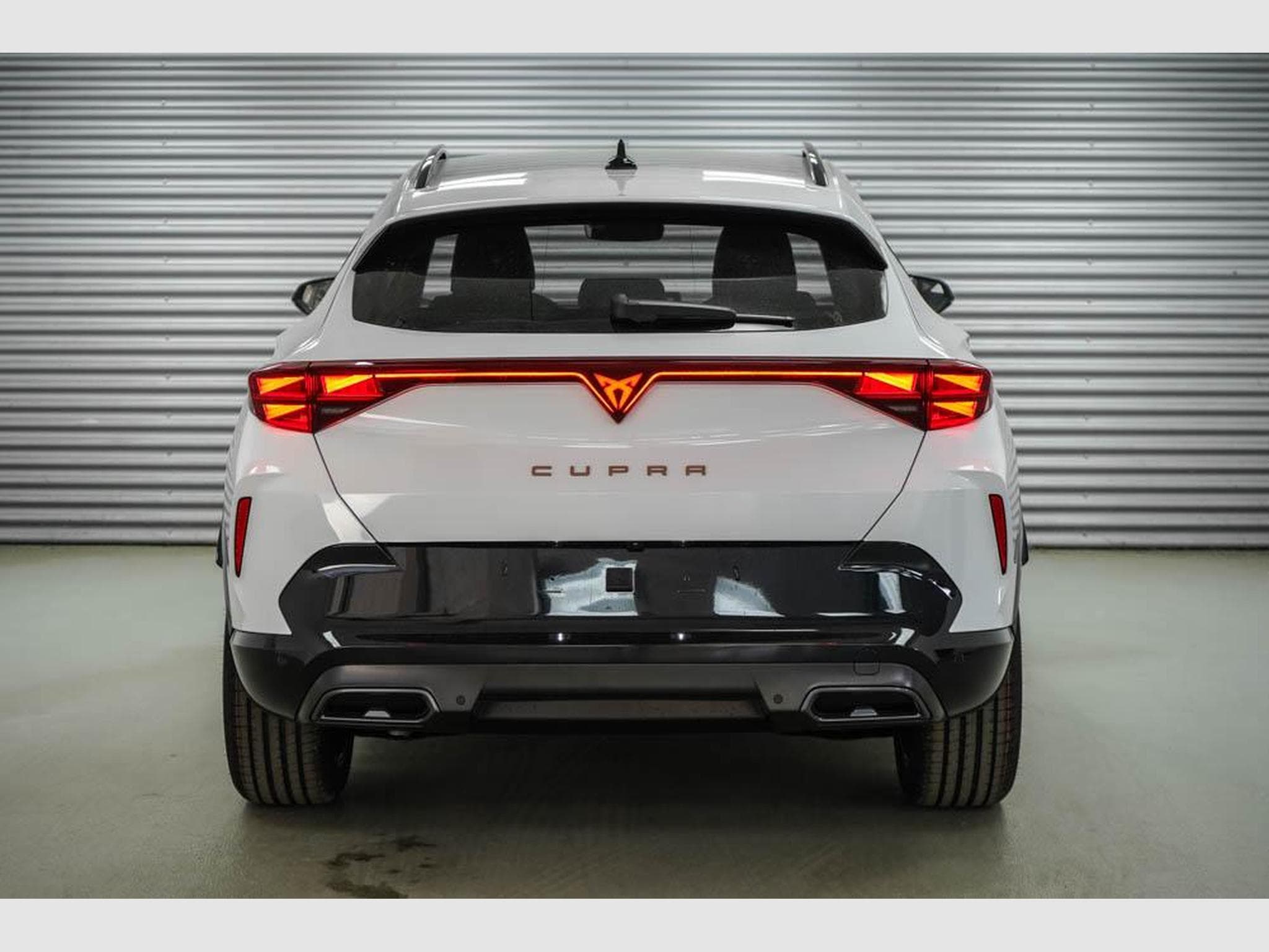 Cupra Formentor 1,5 eTSI DSG (2026) - Photo 4