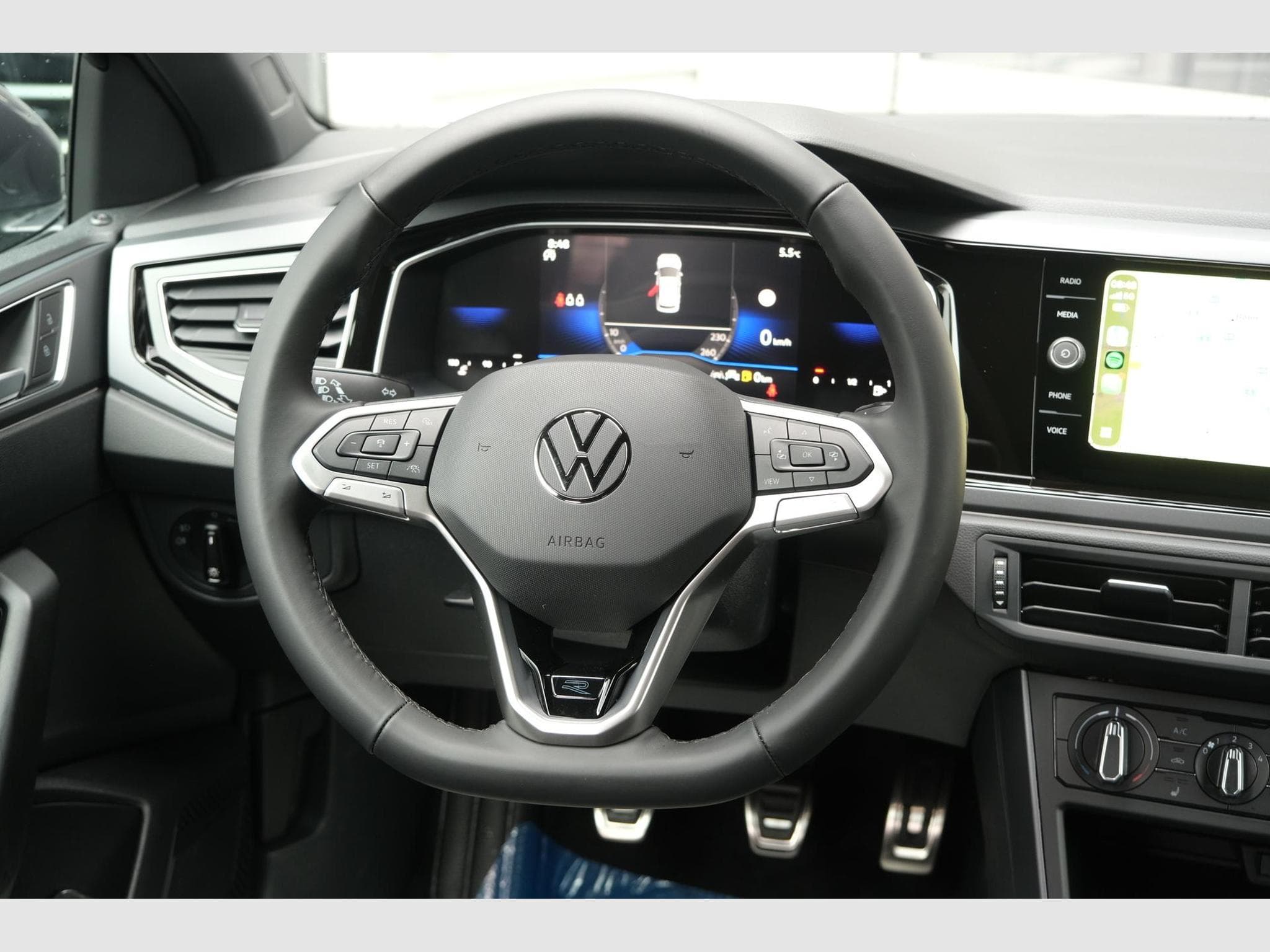 VW Taigo 1.0 TSI R-Line (2026) - Photo 11