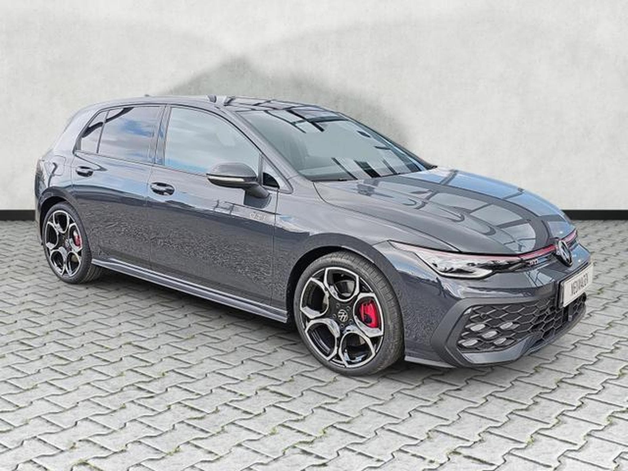 VW Golf 2.0 TSI 195 kW GTI (2026) - Photo 1