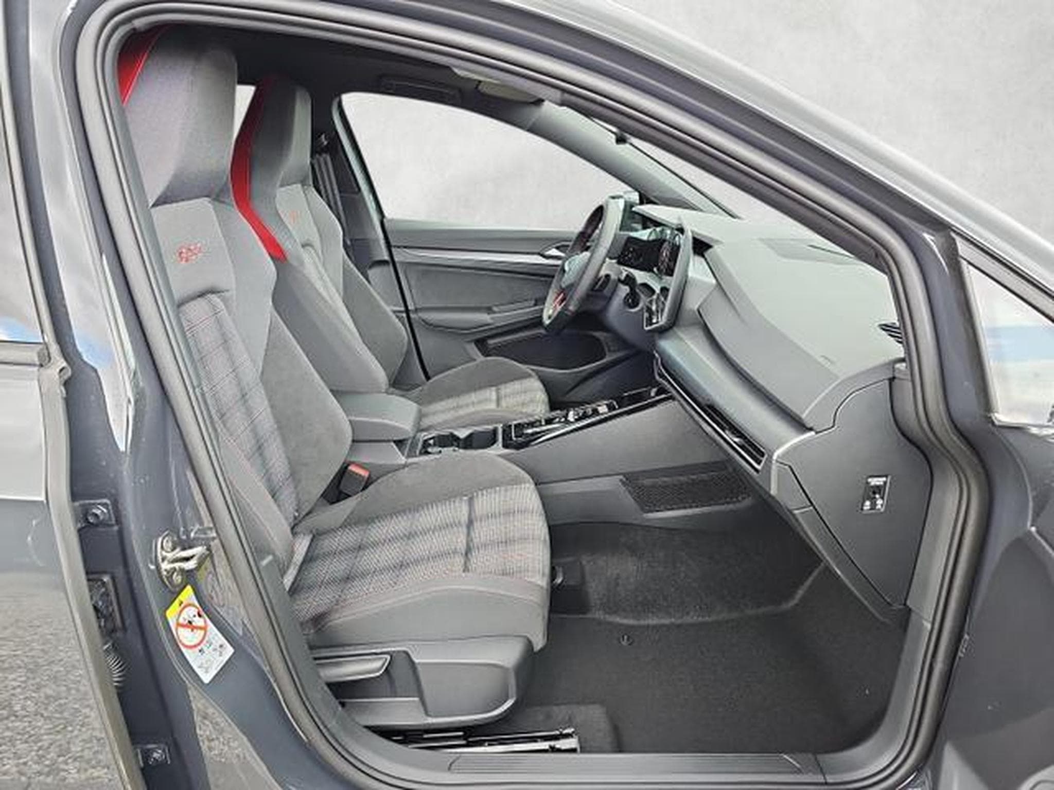 VW Golf 2.0 TSI 195 kW GTI (2026) - Photo 10