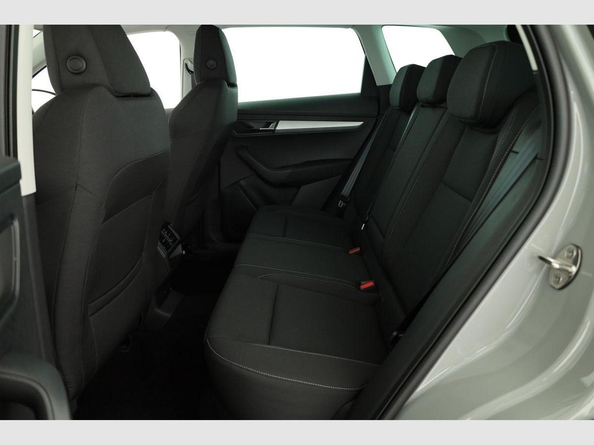 Skoda Karoq Selection 4x4 (2026) - Photo 11