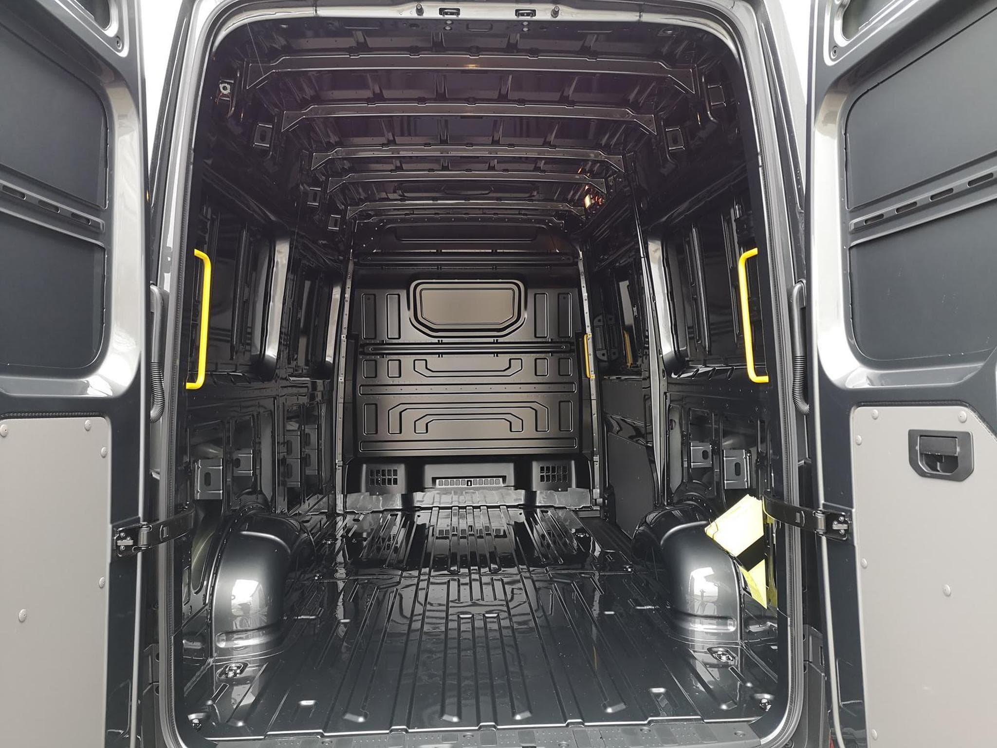 VW Crafter Kasten 35 mittellang Hochdach FWD (2026) - Foto 8