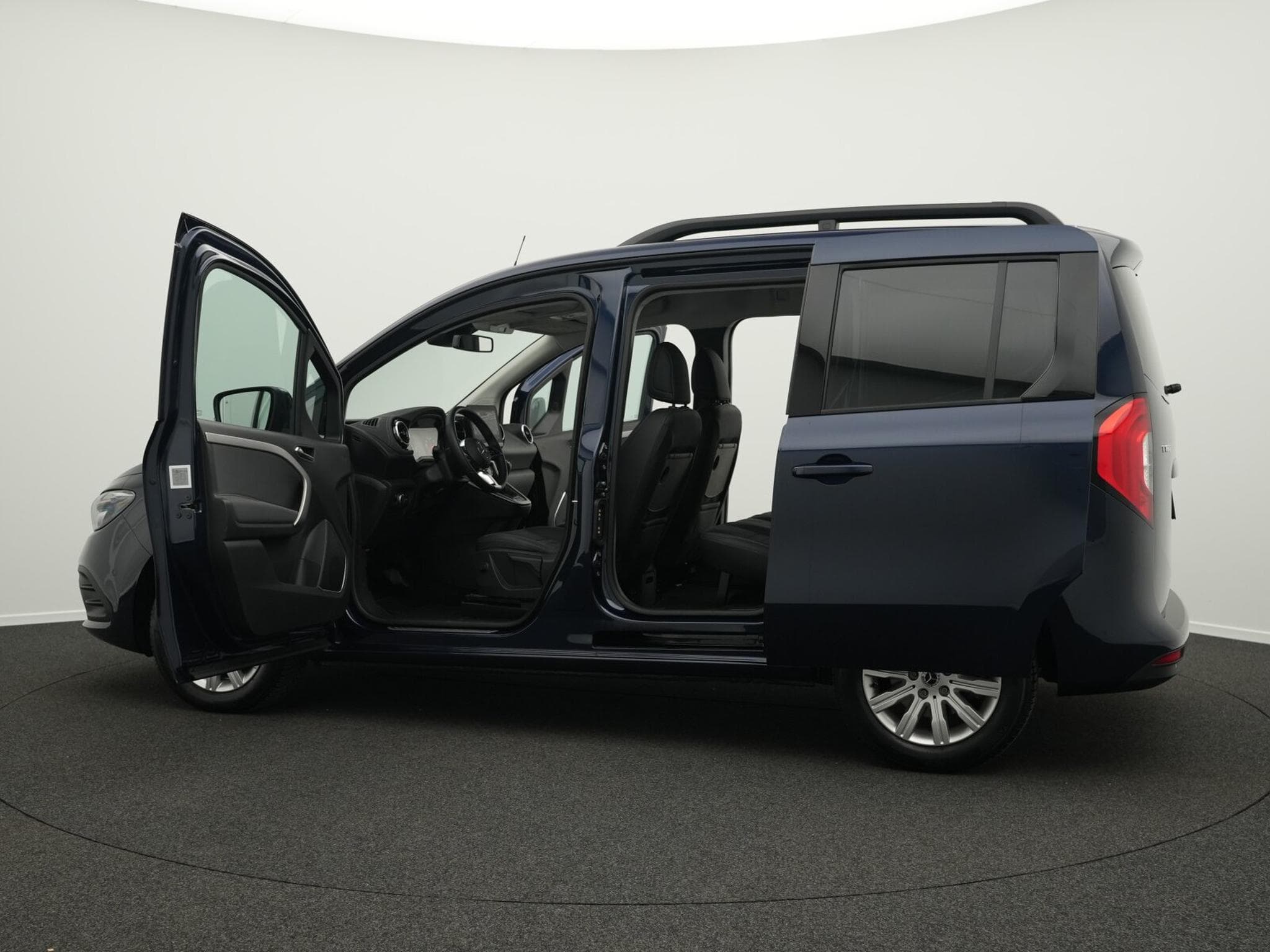 Mercedes T PROGRESSIVE Standard (2024) - Photo 14