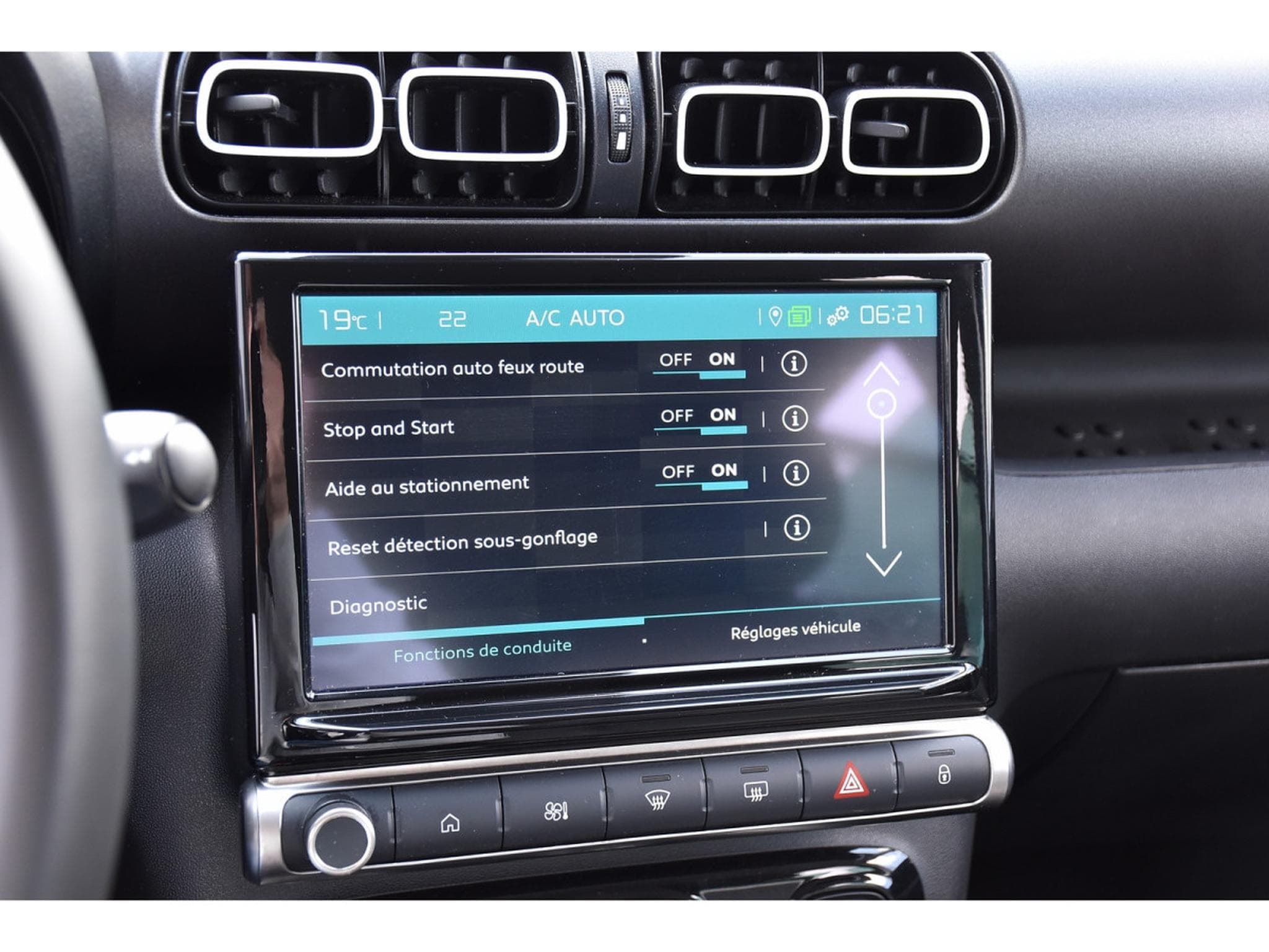 Citroën C3 Aircross 1.2 PureTech 110 MAX REGUL GPS LANE HUD GRIP CAM JA17 1°MAIN (2024) - Foto 13