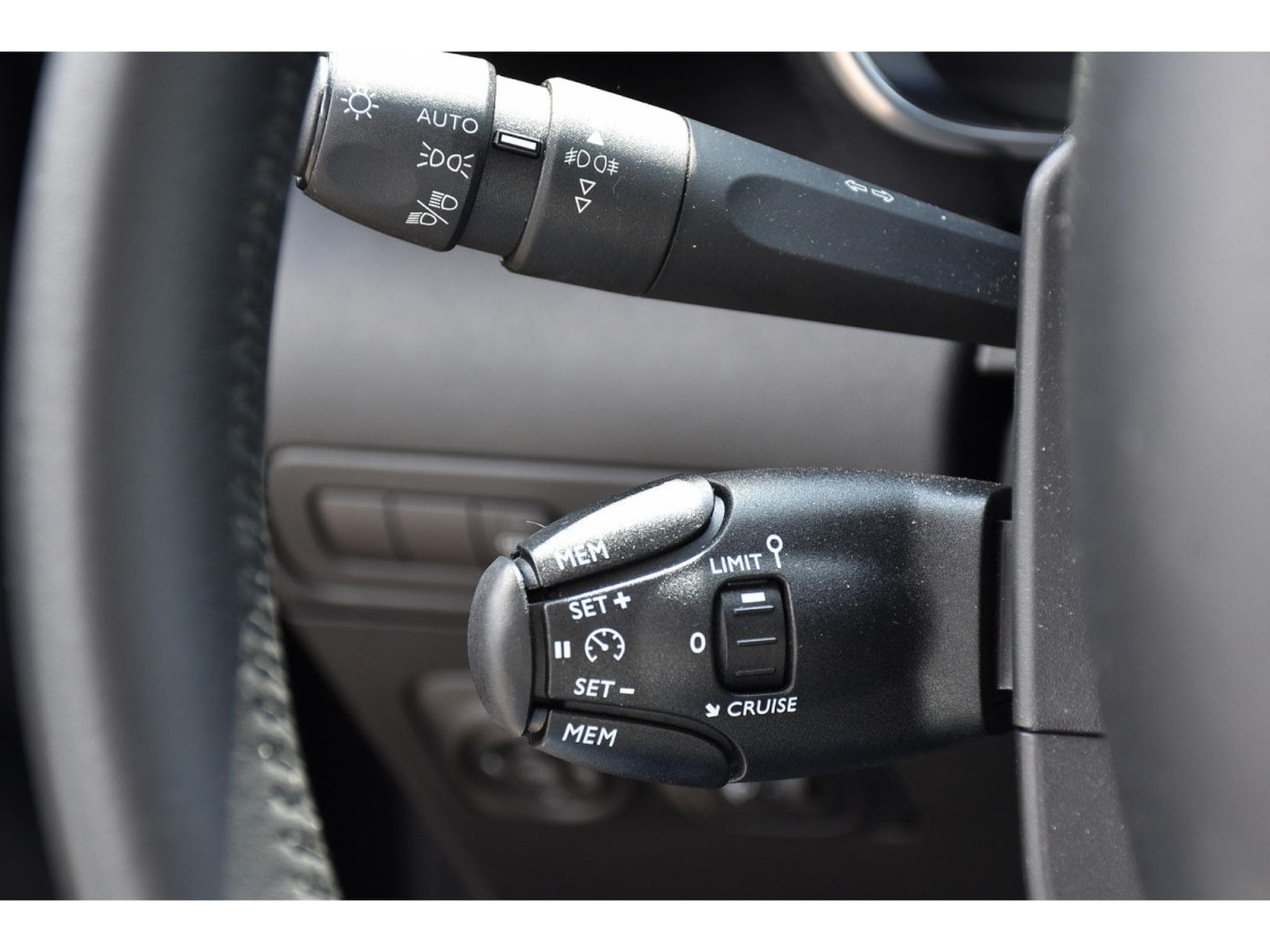 Citroën C3 Aircross 1.2 PureTech 110 MAX REGUL GPS LANE HUD GRIP CAM JA17 1°MAIN (2024) - Foto 19
