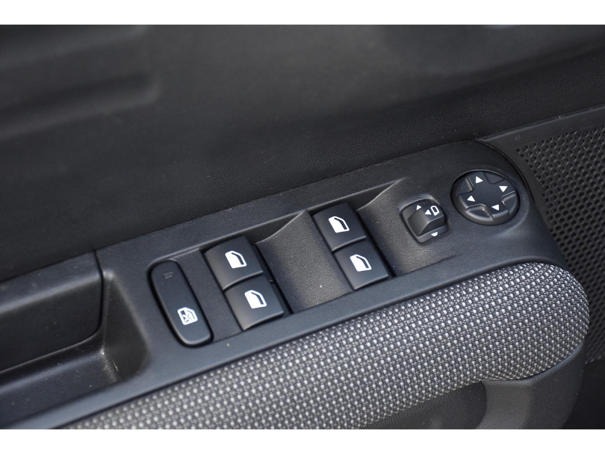 Citroën C3 Aircross 1.2 PureTech 110 MAX REGUL GPS LANE HUD GRIP CAM JA17 1°MAIN (2024) - Foto 21