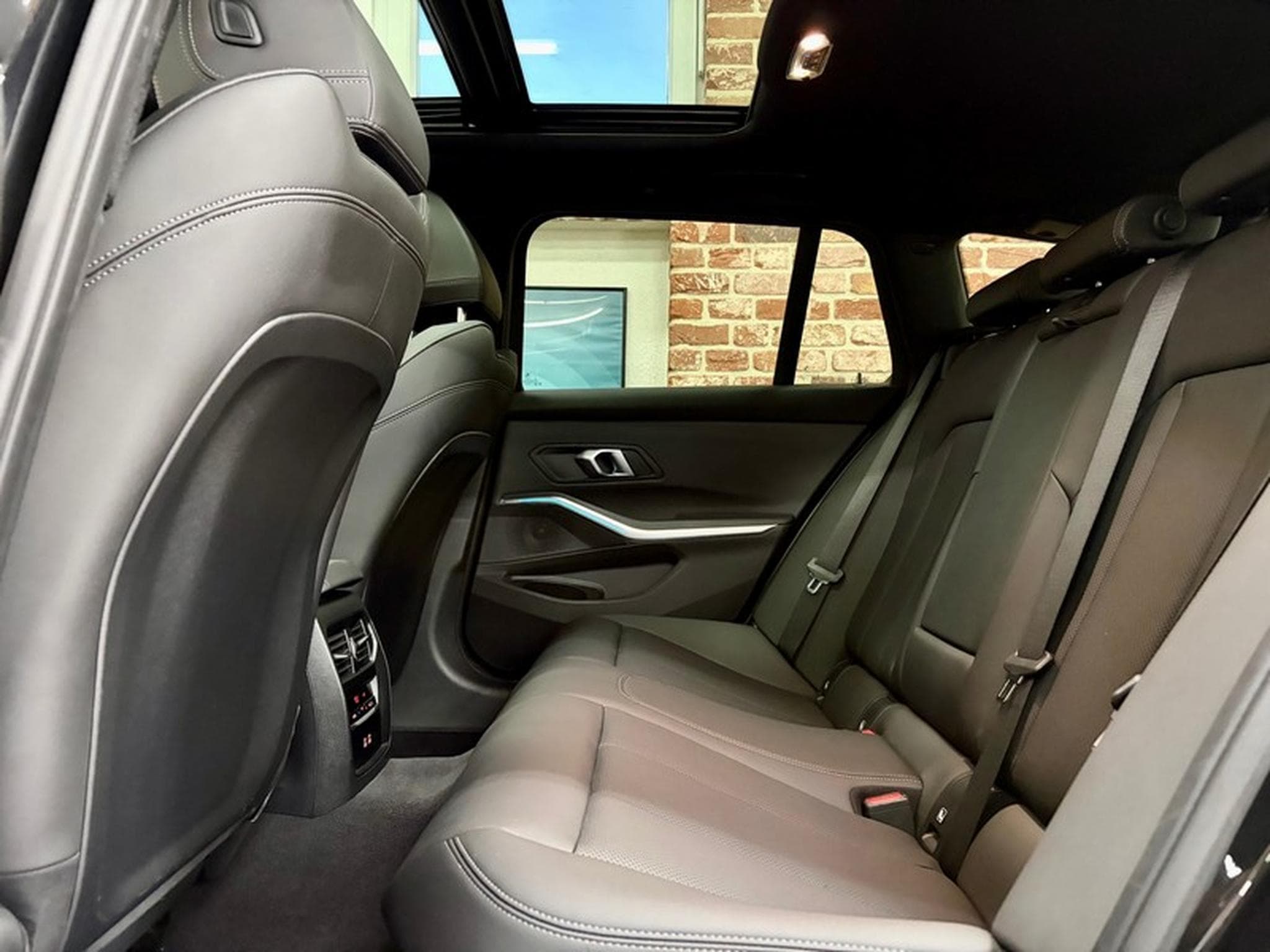 BMW 320 320dA Touring 2.0 190cv Auto xDrive M-SPORT (2025) - Photo 6