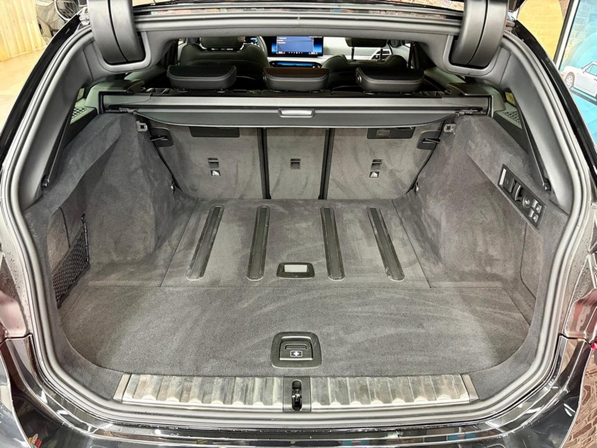 BMW 320 320dA Touring 2.0 190cv Auto xDrive M-SPORT (2025) - Photo 7